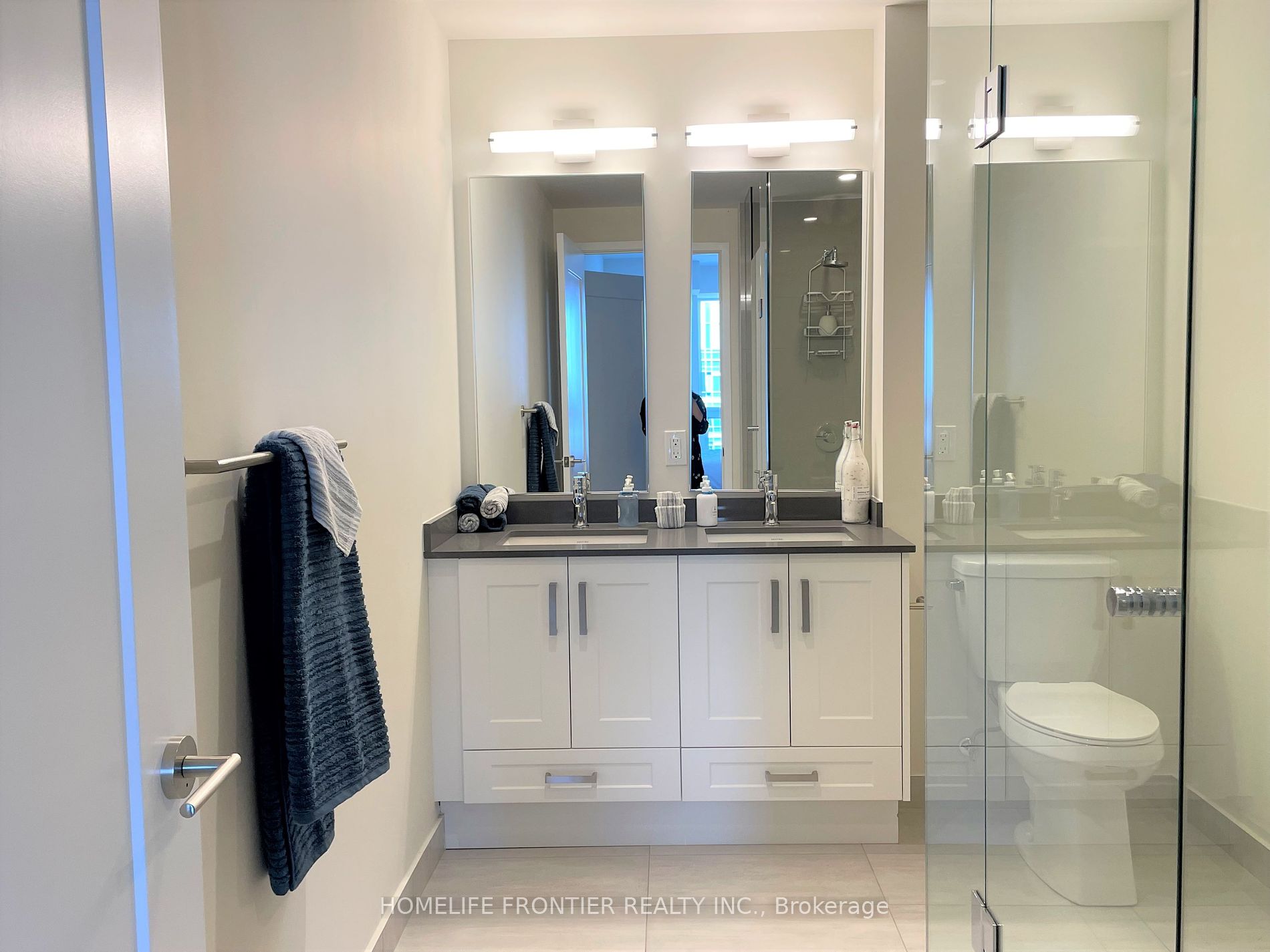 99 John St, #4403