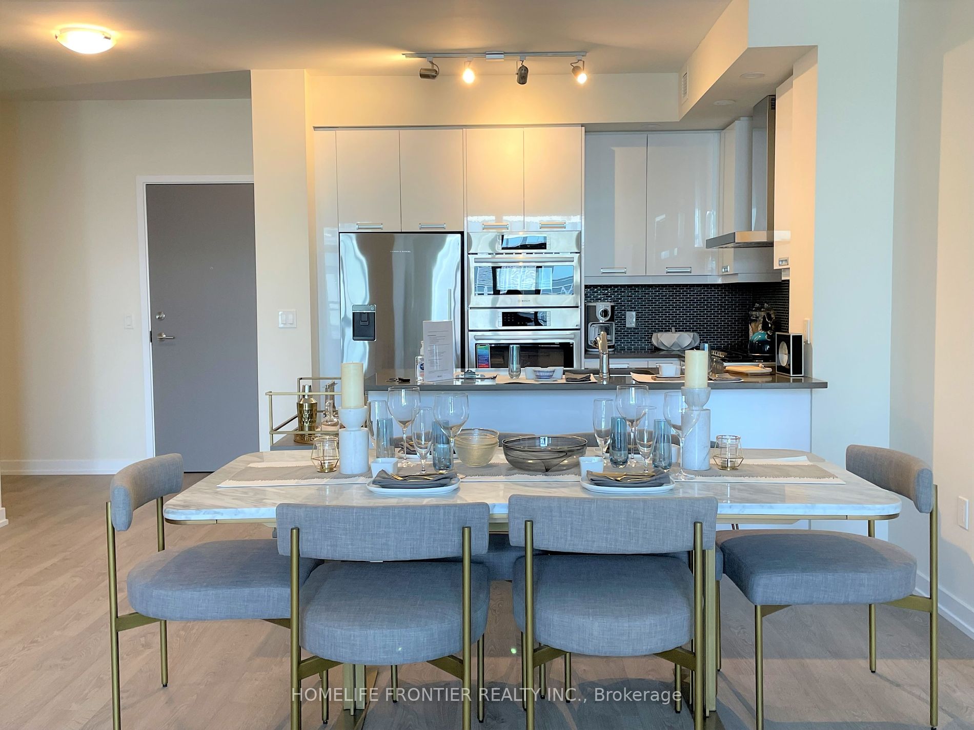 99 John St, #4403