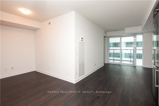 87 Peter St, #719
