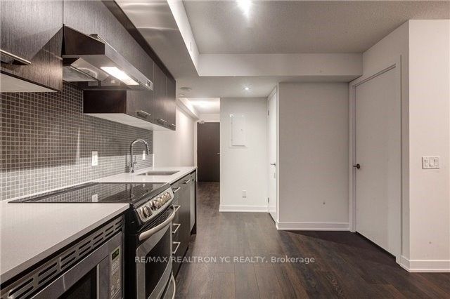 87 Peter St, #719