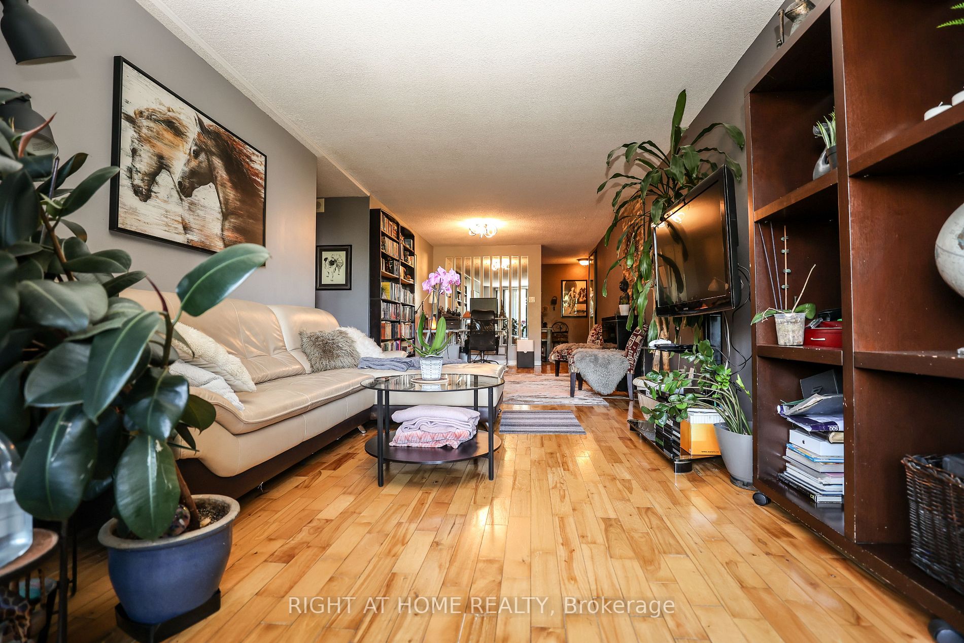 10 Tangreen Crt, #506