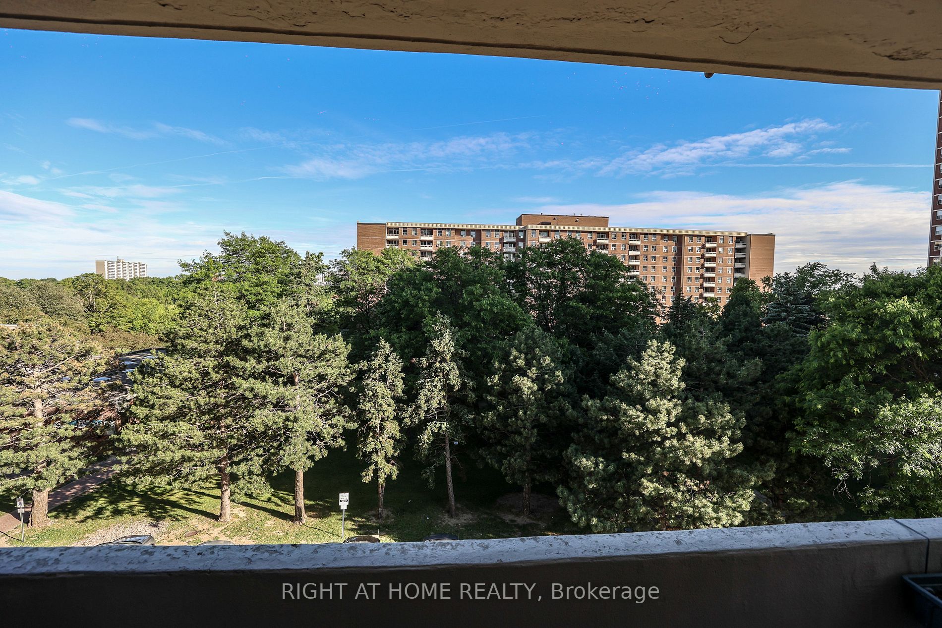 10 Tangreen Crt, #506