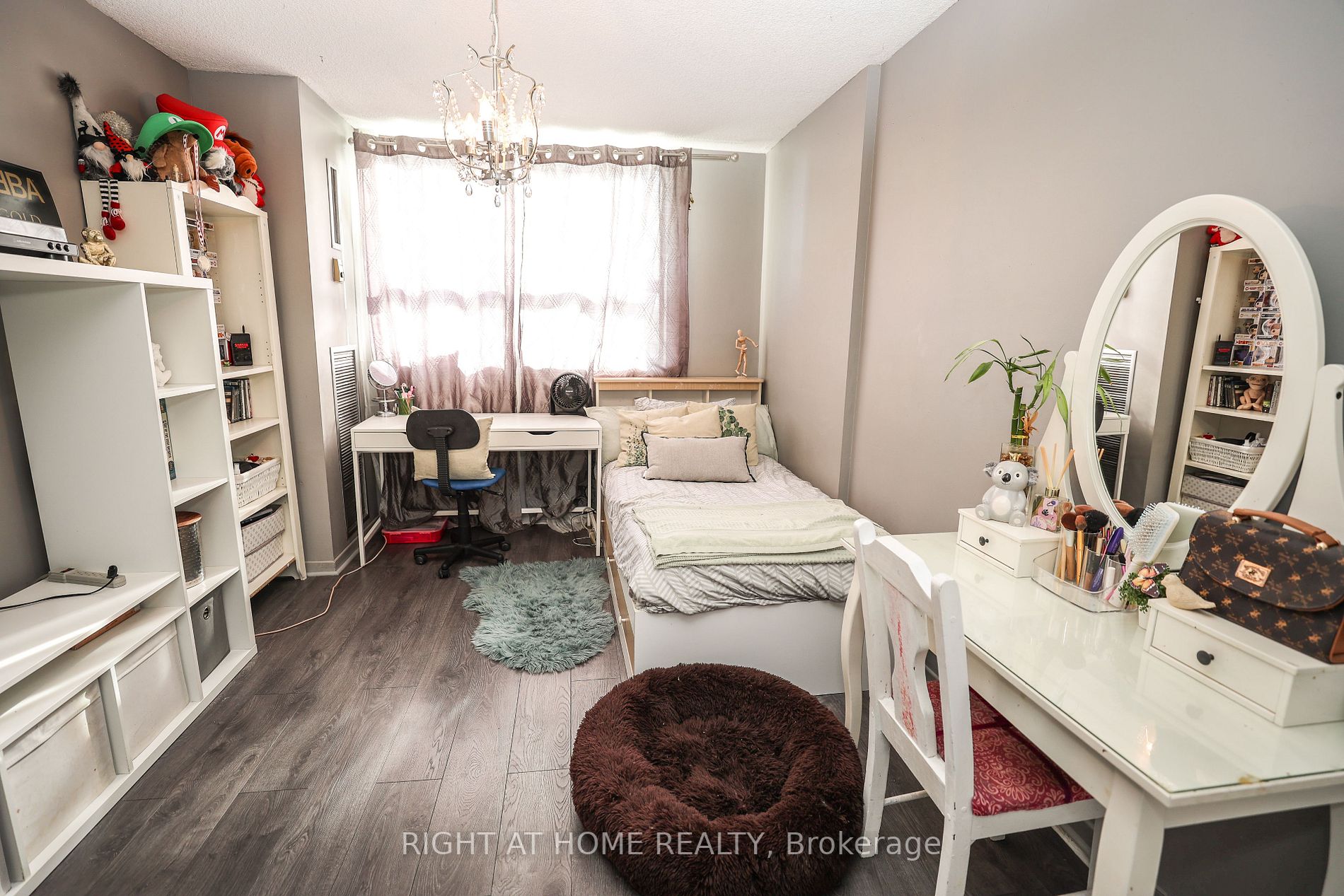 10 Tangreen Crt, #506