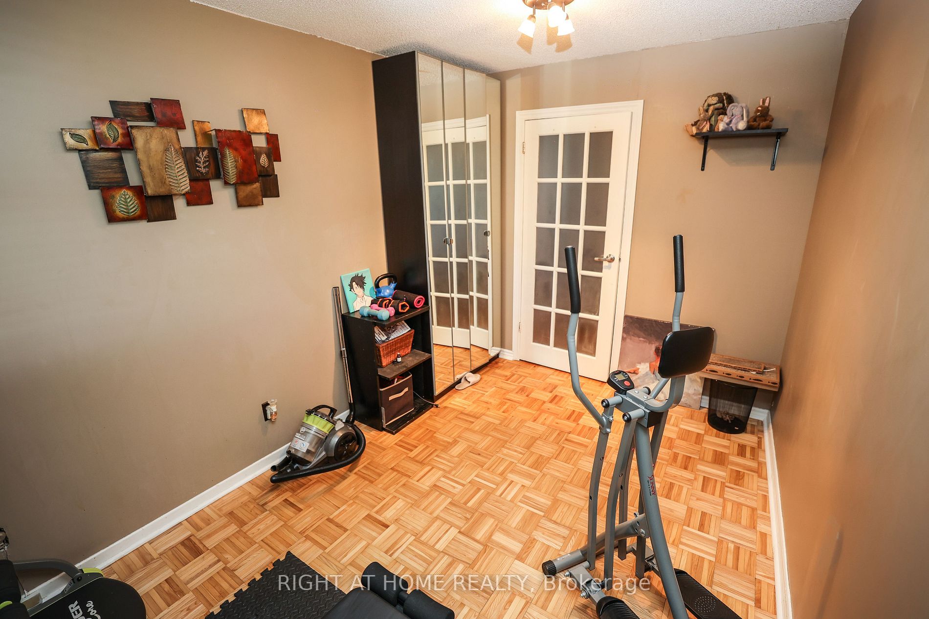 10 Tangreen Crt, #506