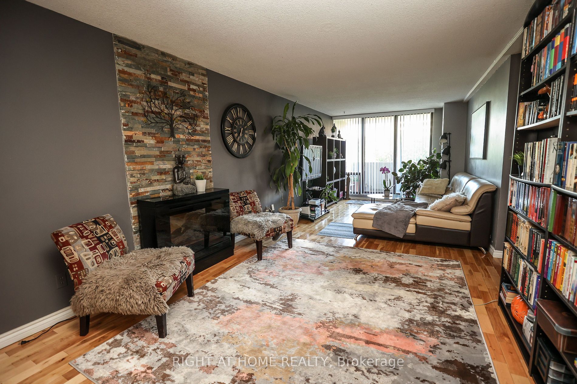 10 Tangreen Crt, #506