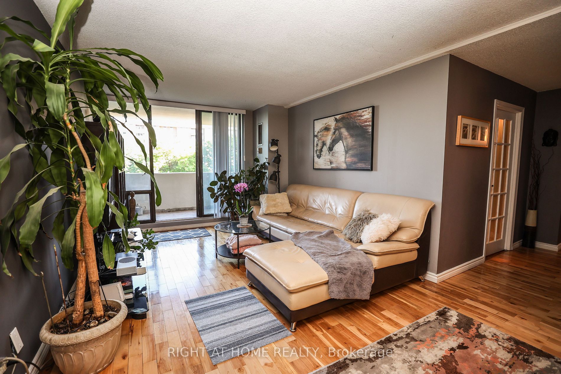 10 Tangreen Crt, #506