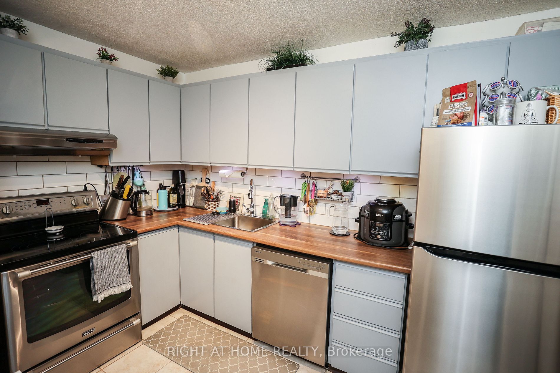 10 Tangreen Crt, #506