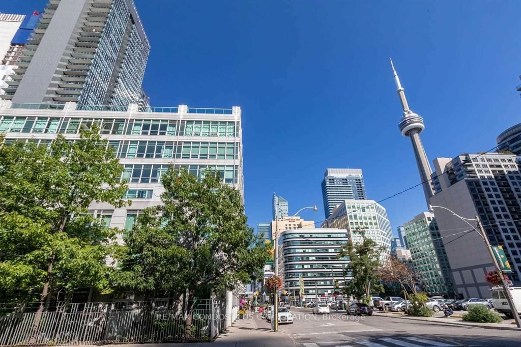 350 Wellington St W, #M04