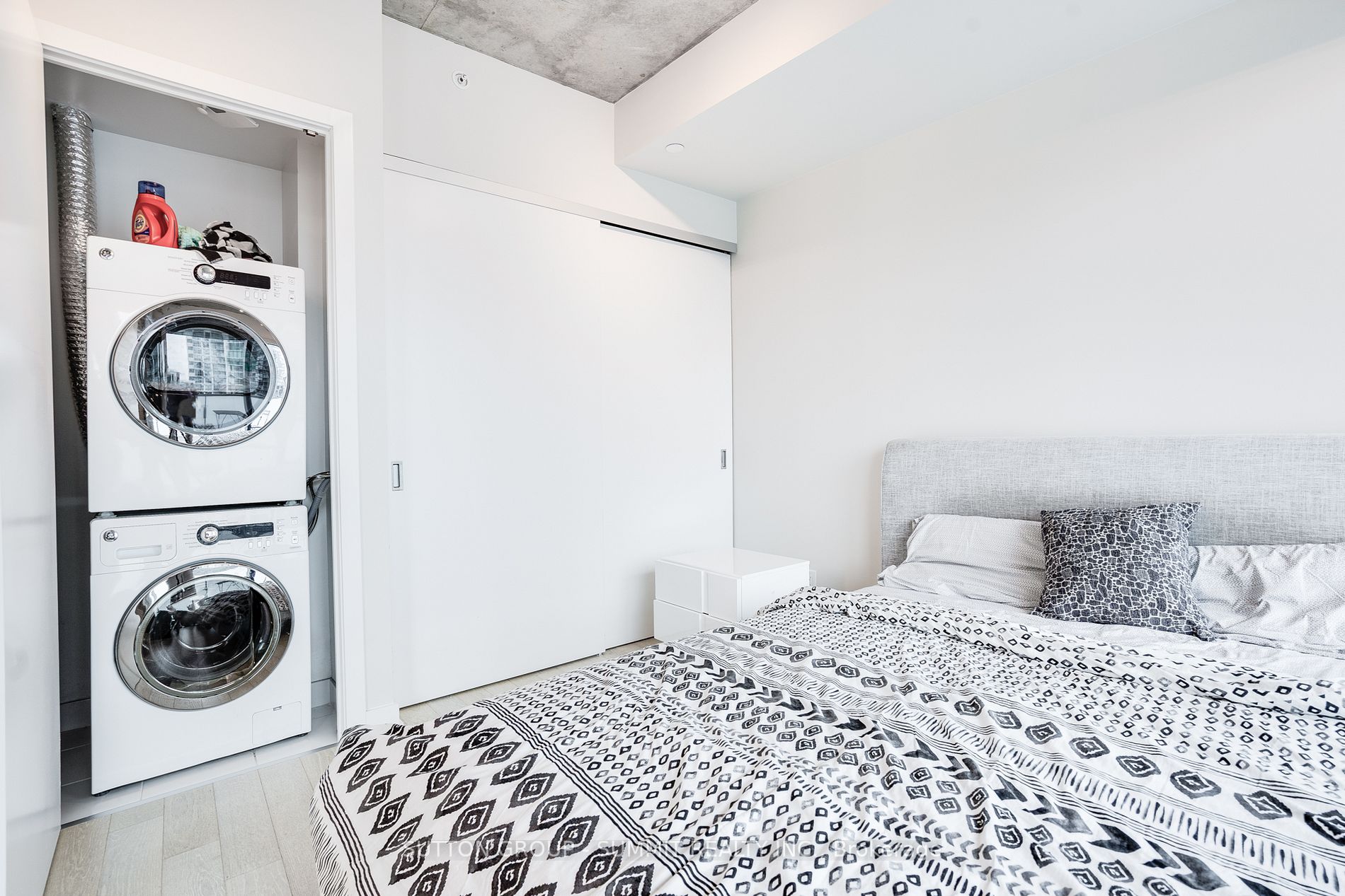 11 Charlotte St, #2501