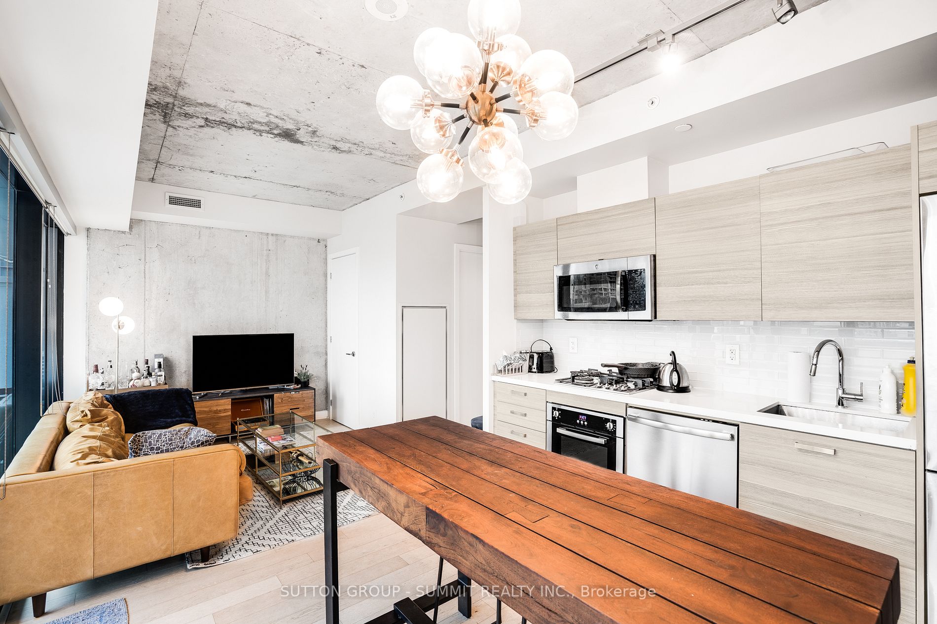 11 Charlotte St, #2501