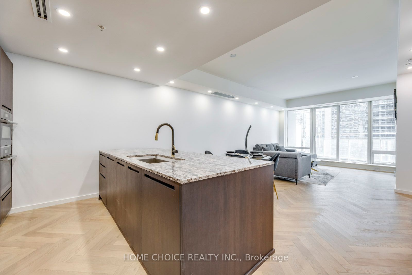 180 University Ave, #2308