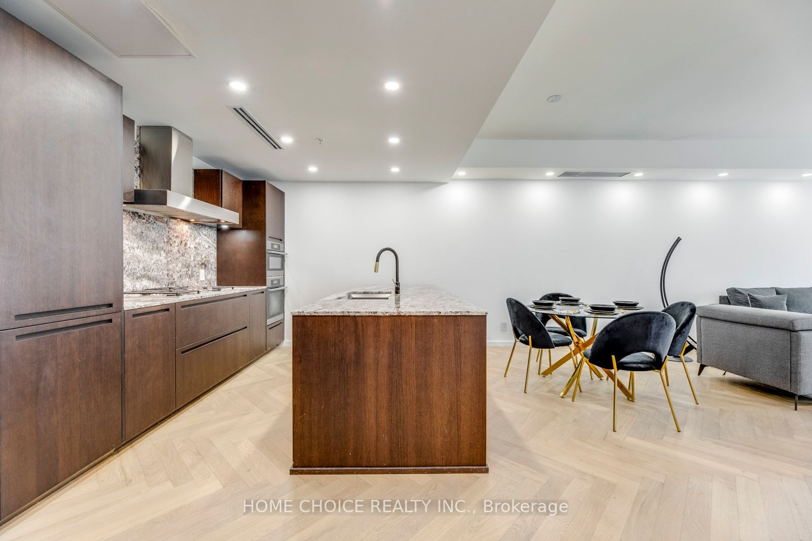 180 University Ave, #2308