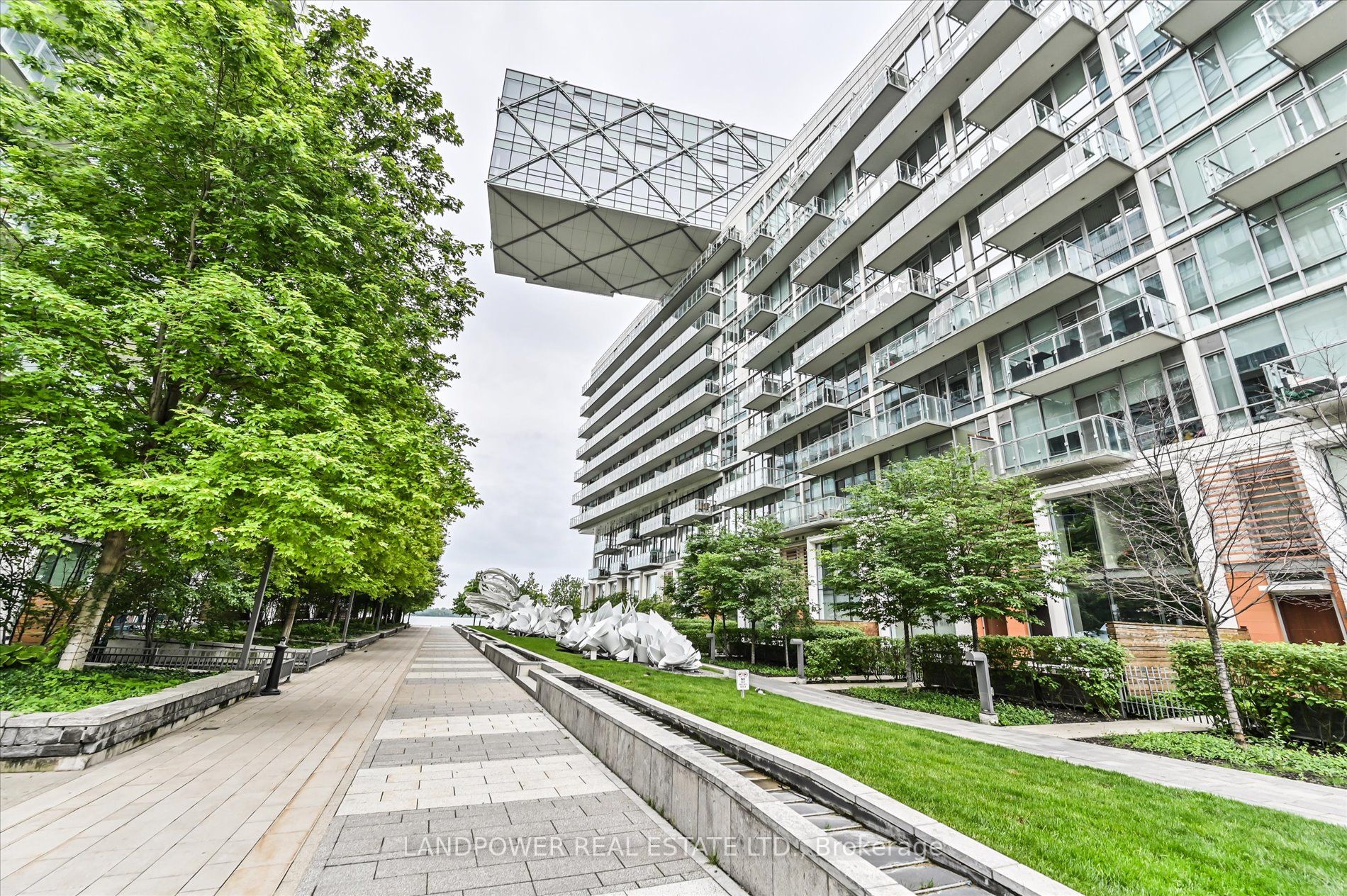 39 Queens Quay E, #635