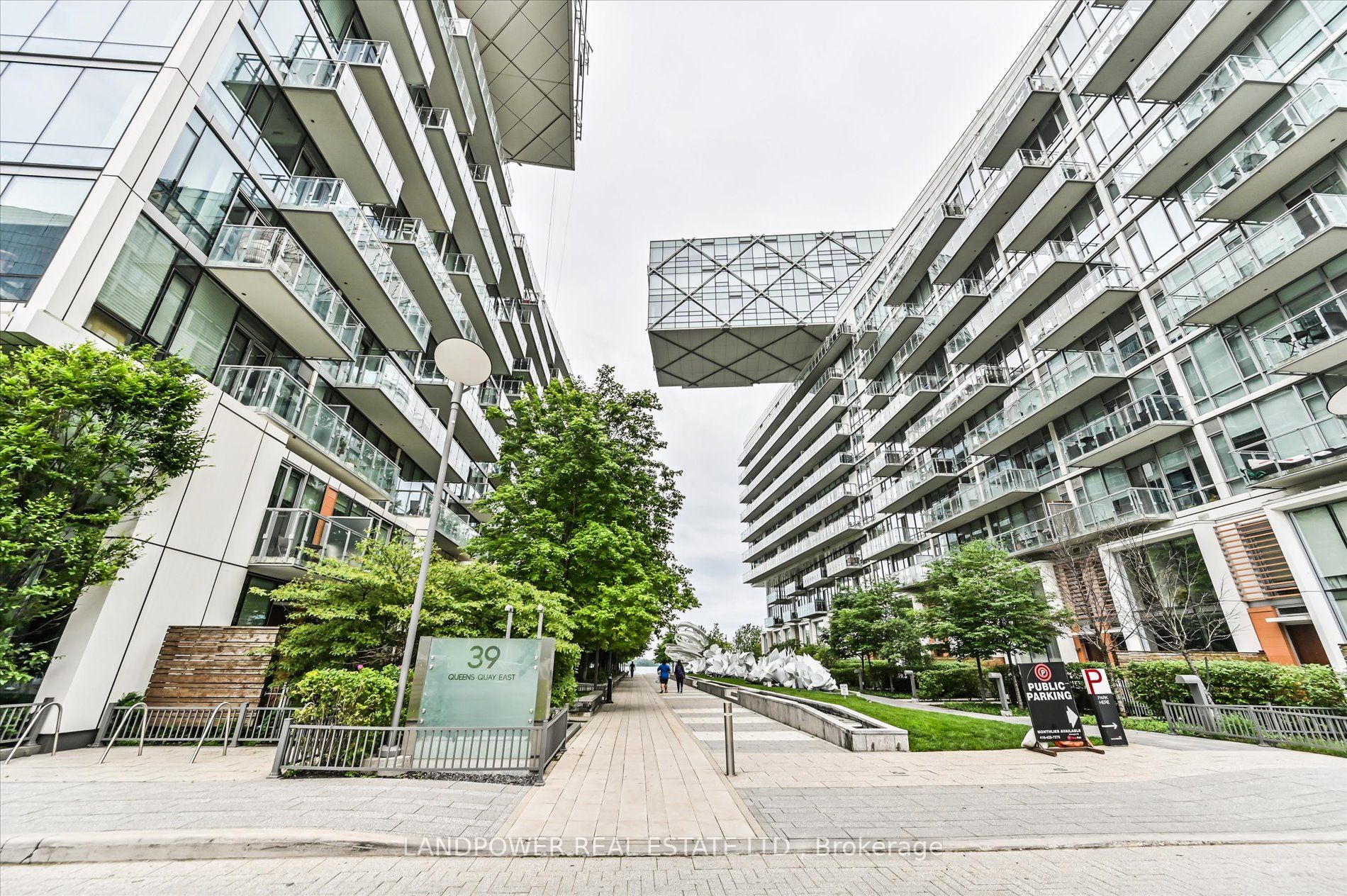 39 Queens Quay E, #635