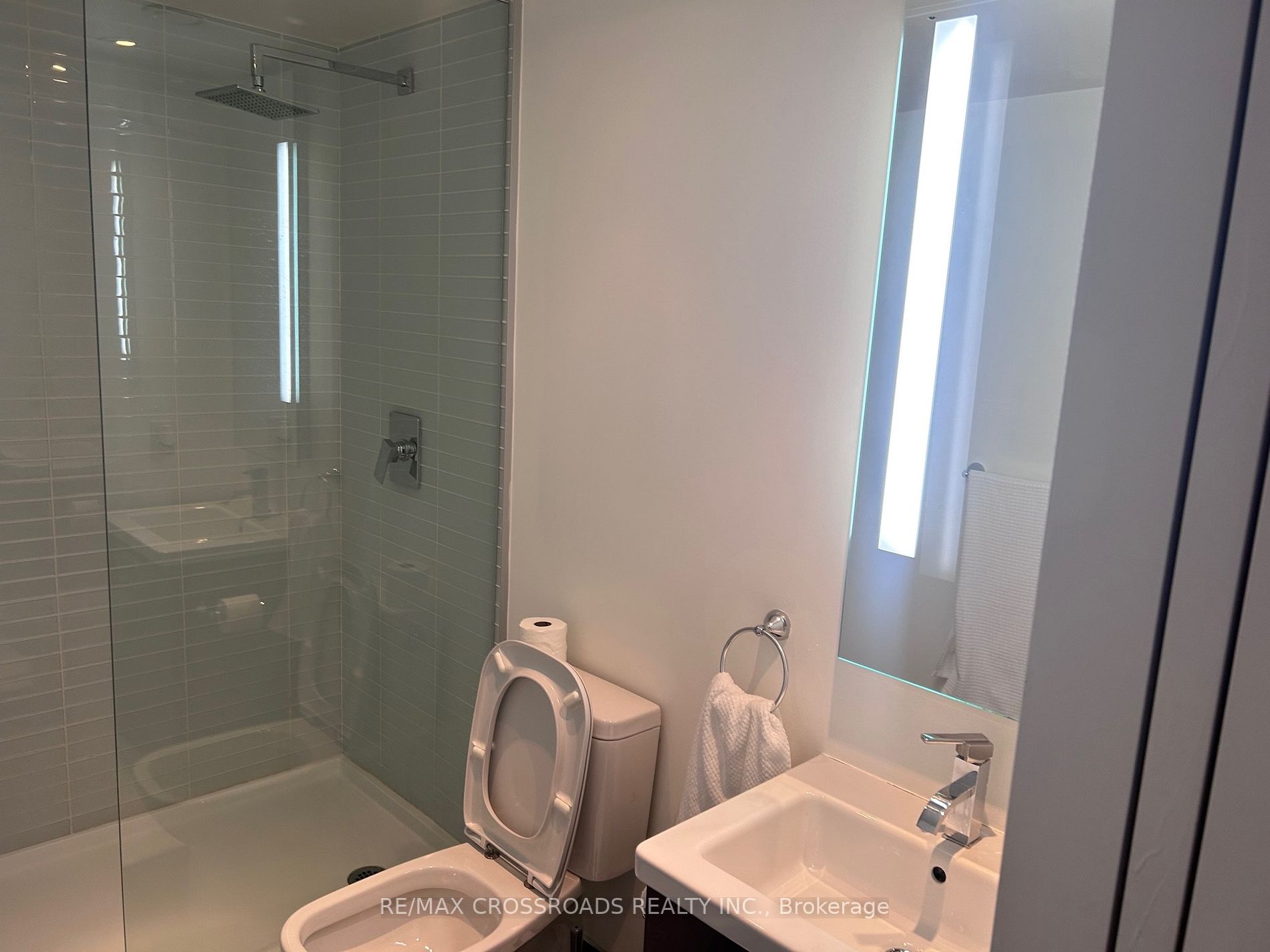 629 King St W, #1028