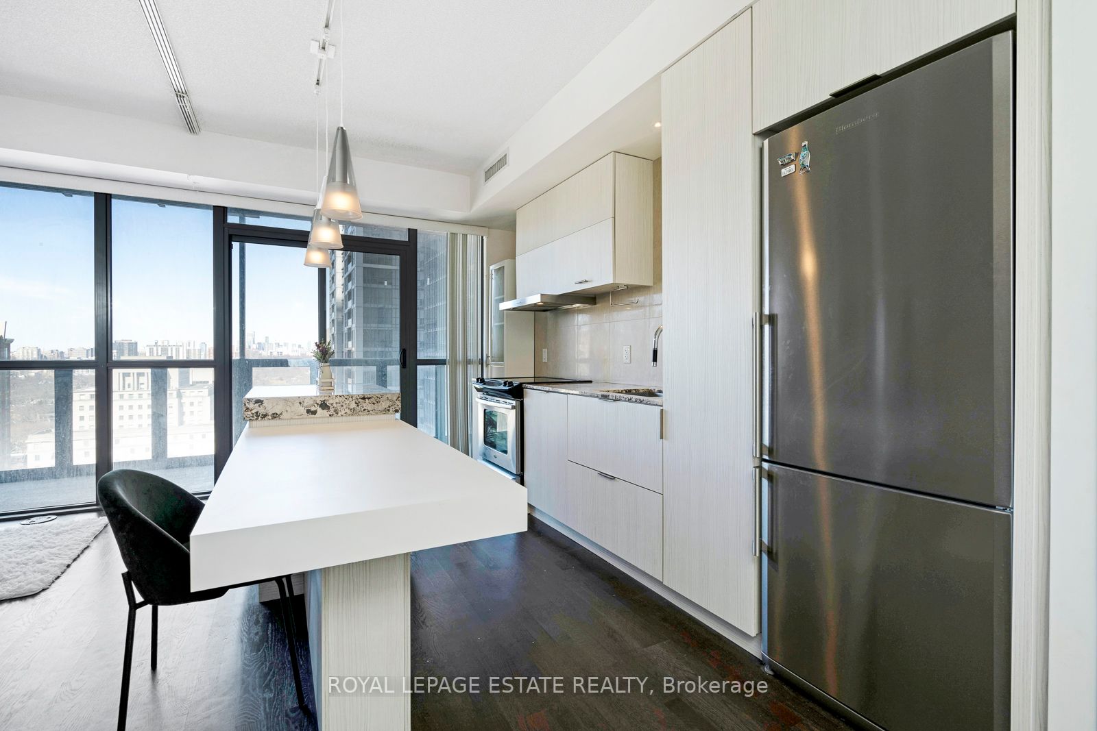 101 Charles St E, #1909