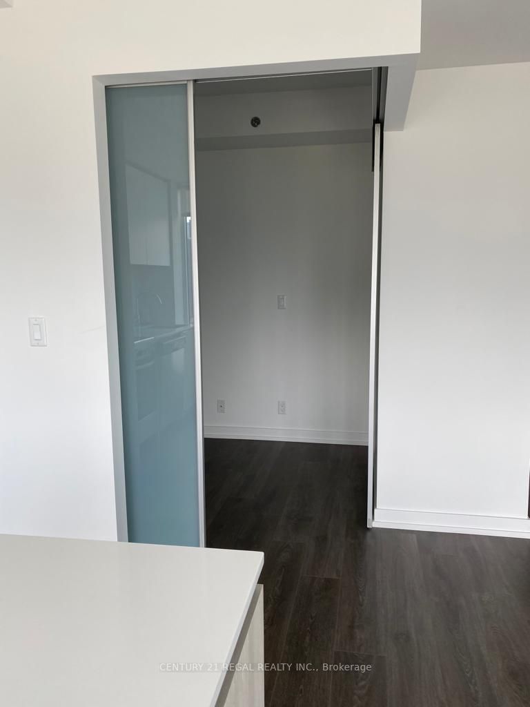 203 College St, #1307