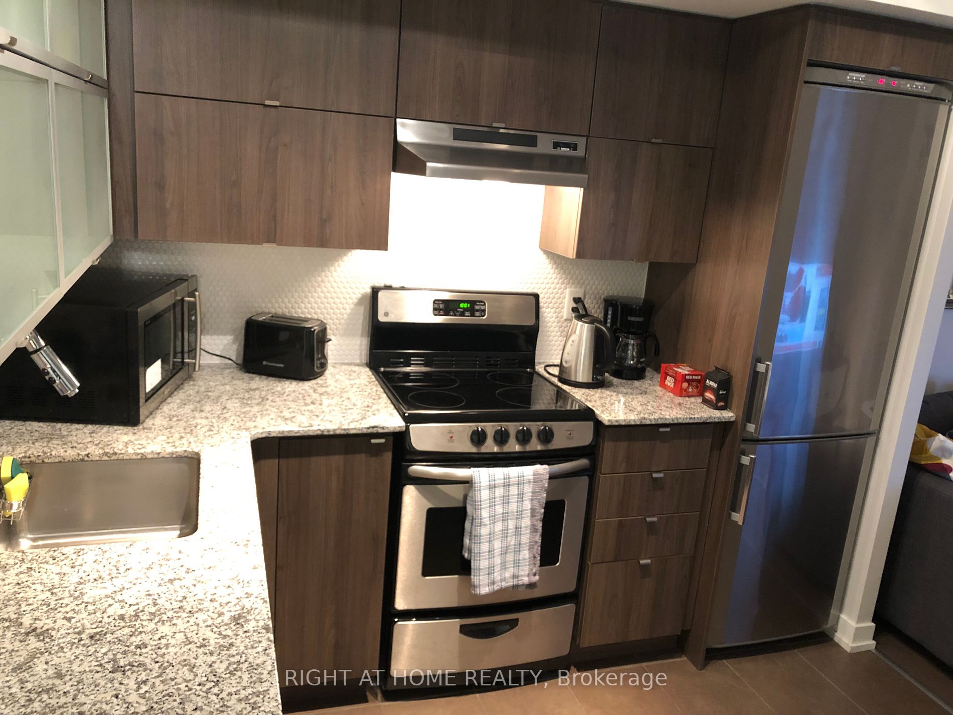 170 Fort York Boulevard, #205