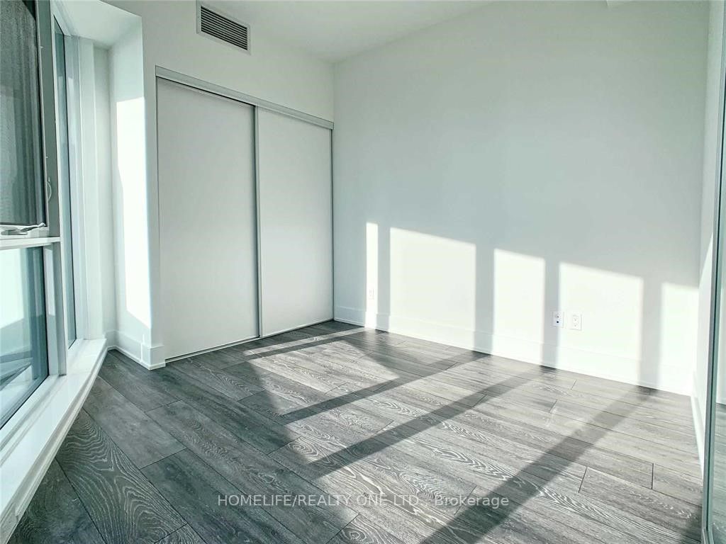 403 Church St, #2102