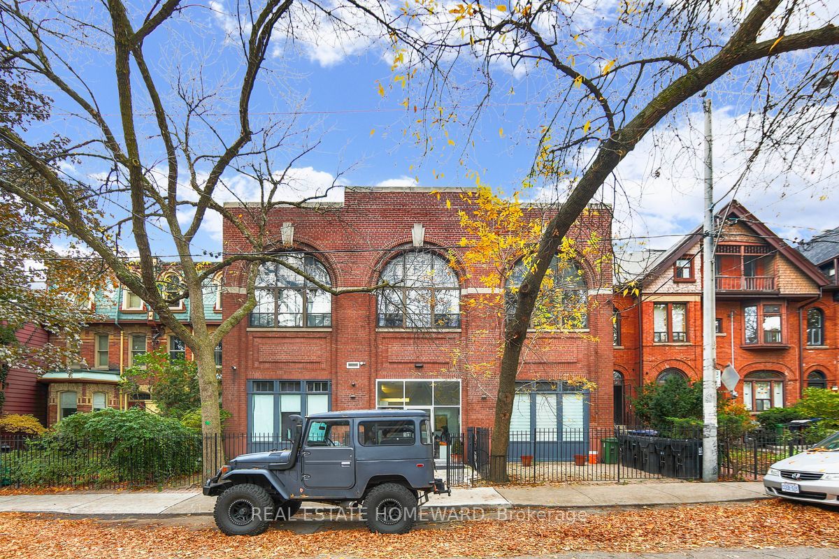 264 Seaton Street, #204