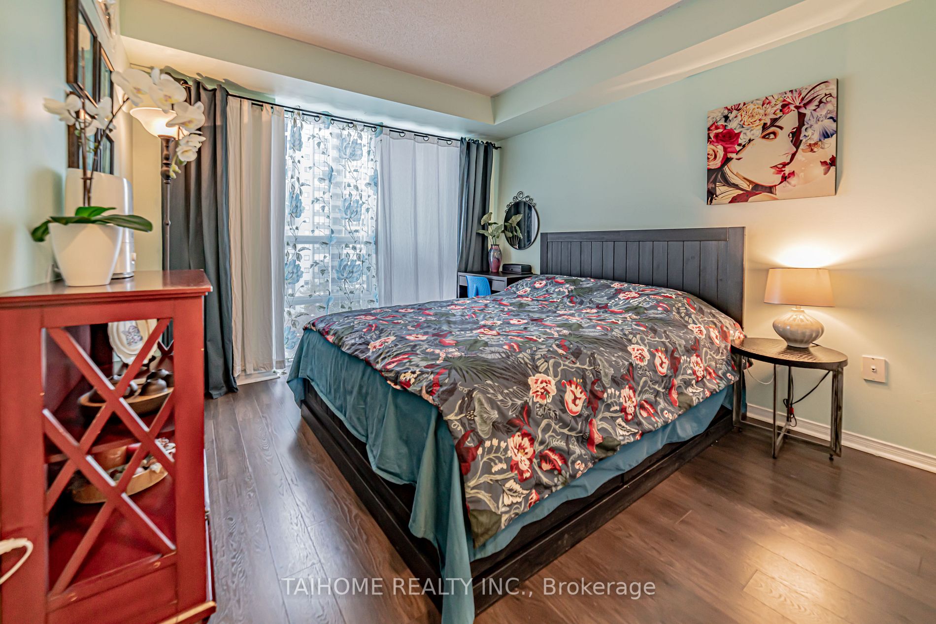 1 Pemberton Avenue, #702