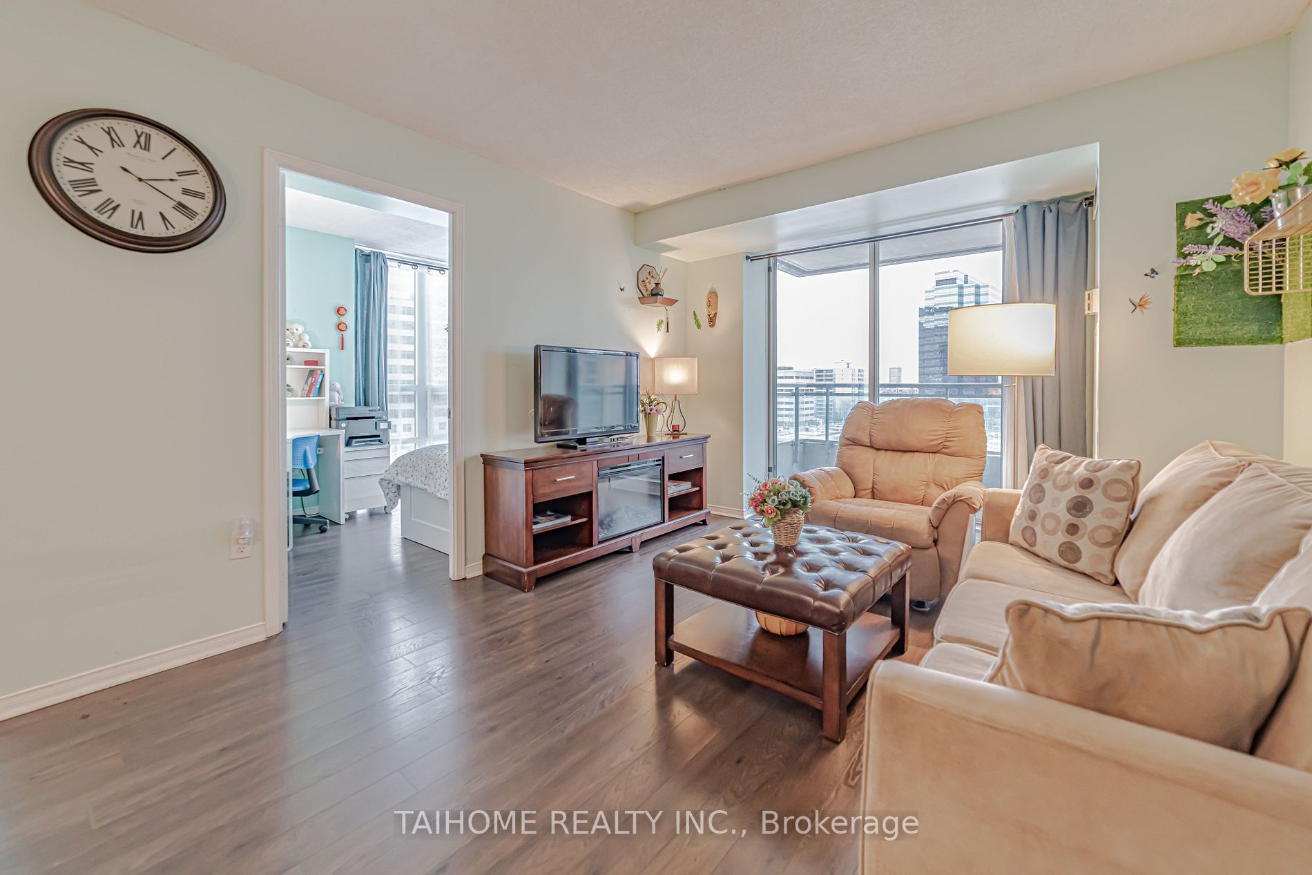 1 Pemberton Avenue, #702