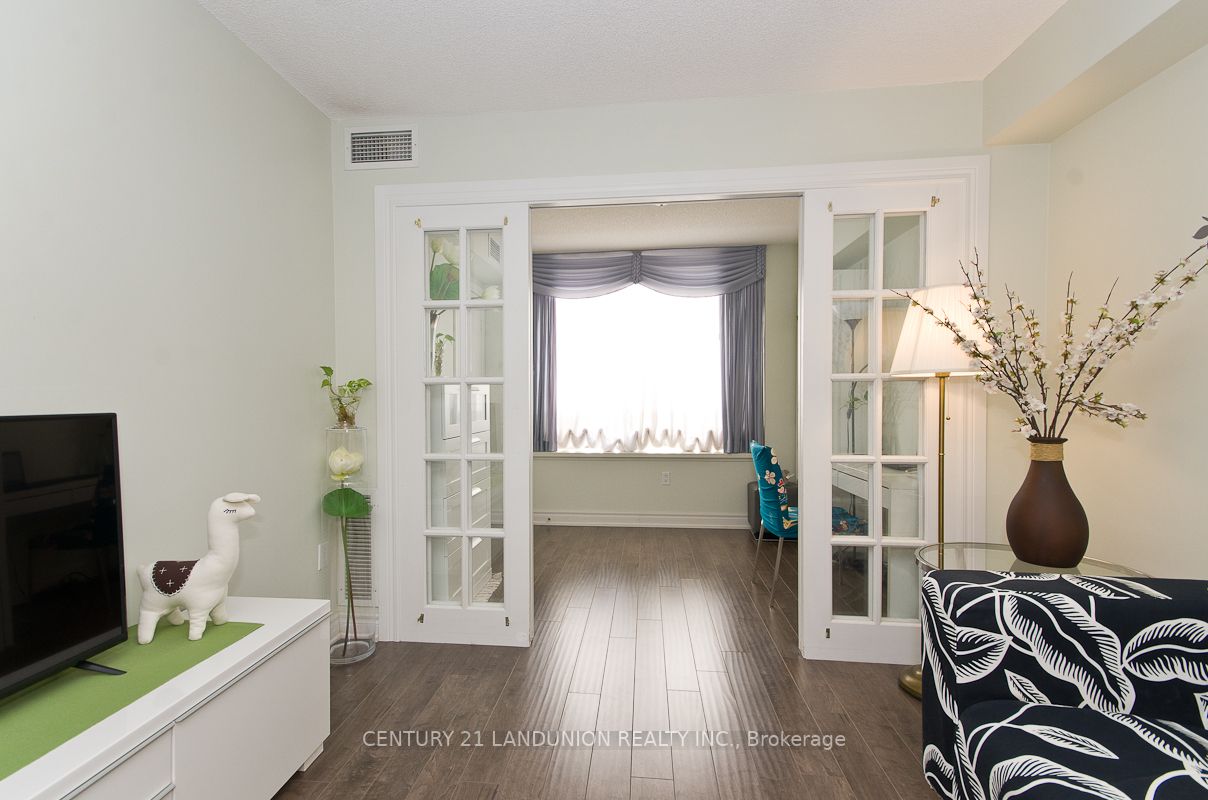 Listing C6621718 - Large Photo # 18