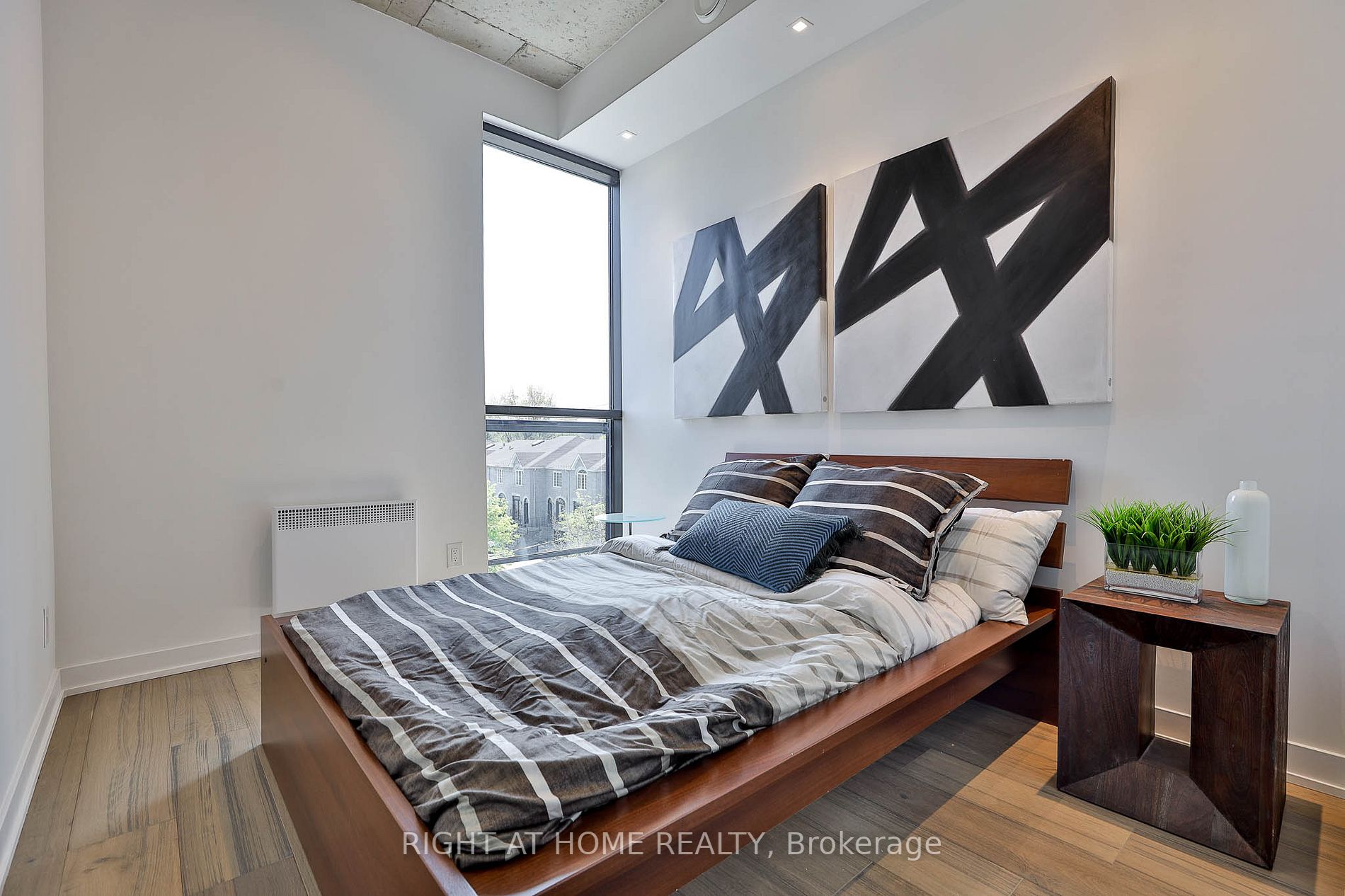12 dervock Crescent, #7
