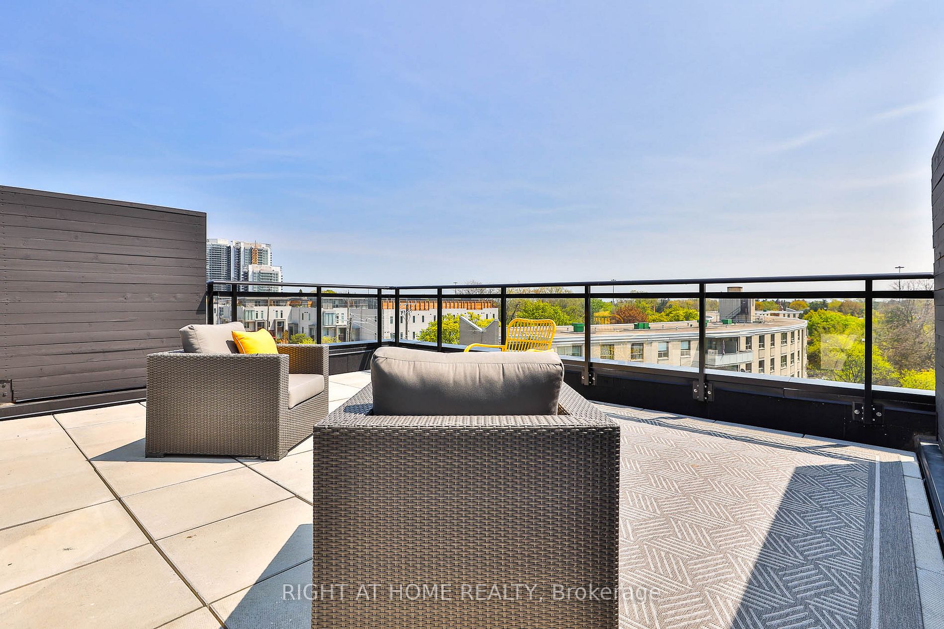 12 dervock Crescent, #7