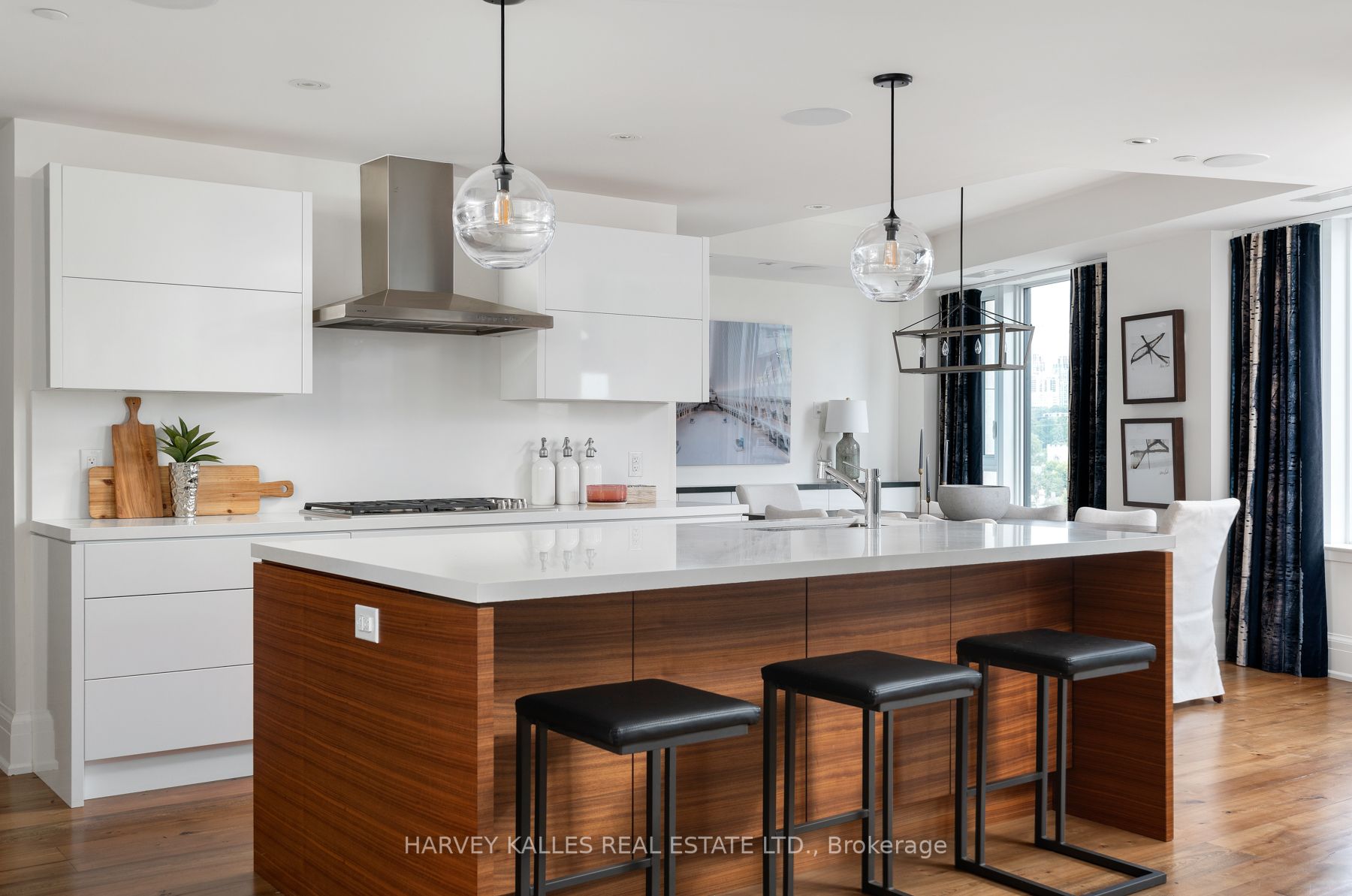 181 Davenport Rd, #702