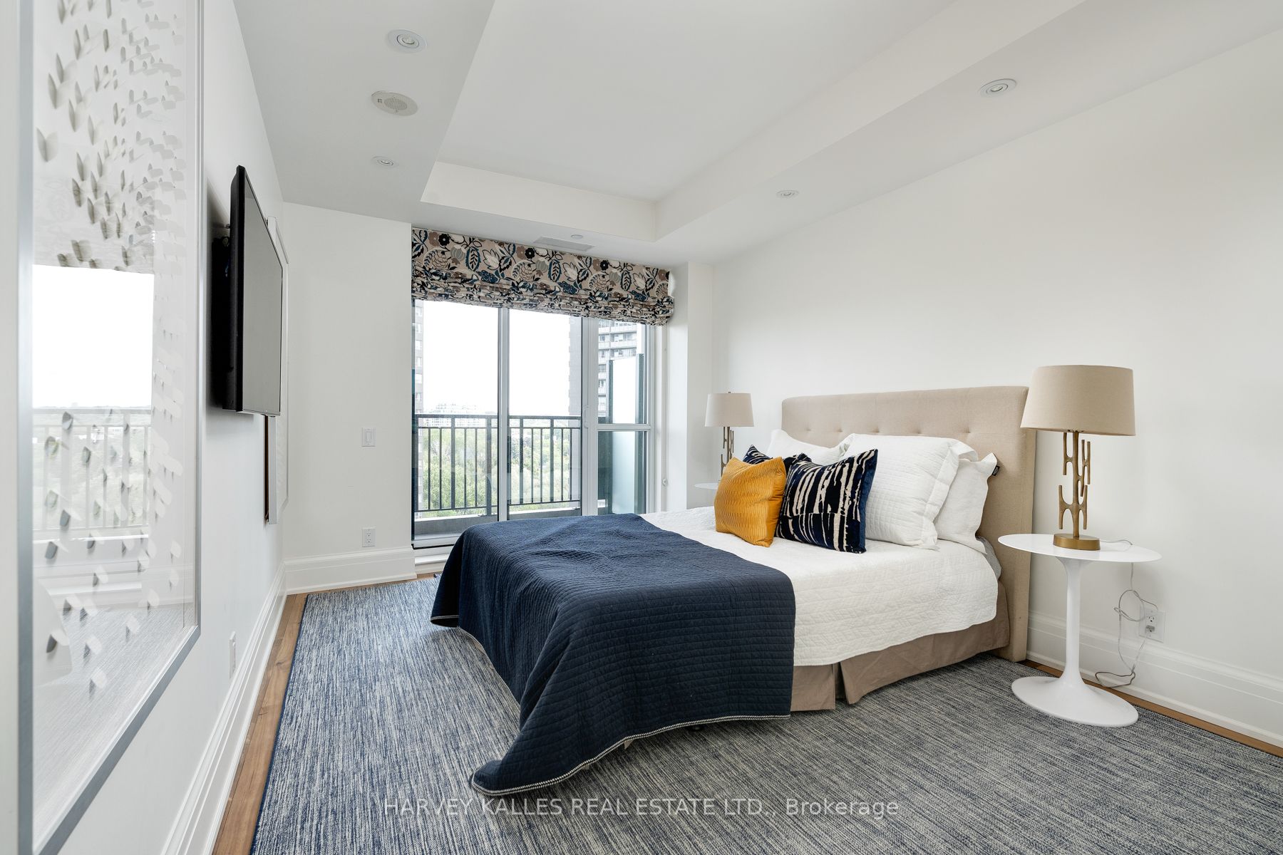 181 Davenport Rd, #702