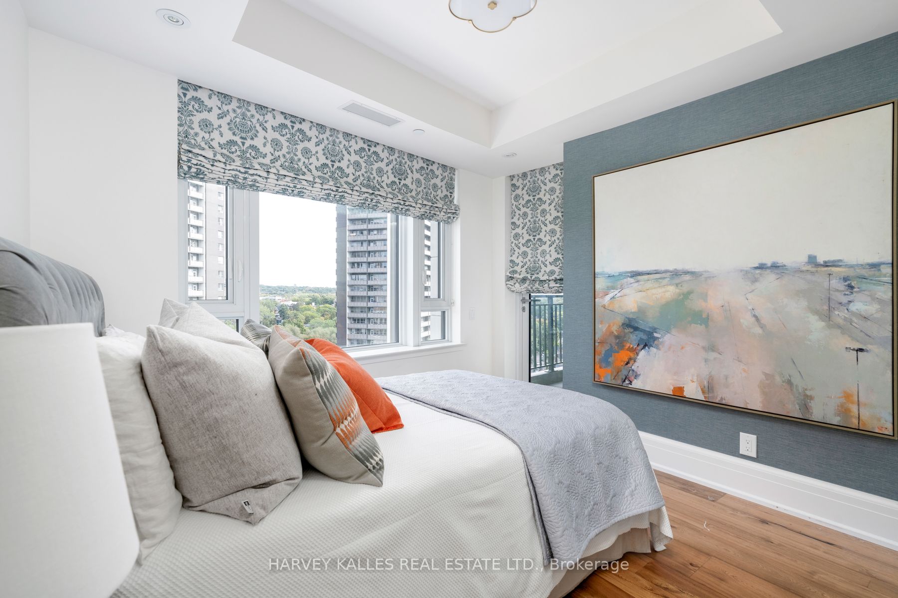 181 Davenport Rd, #702