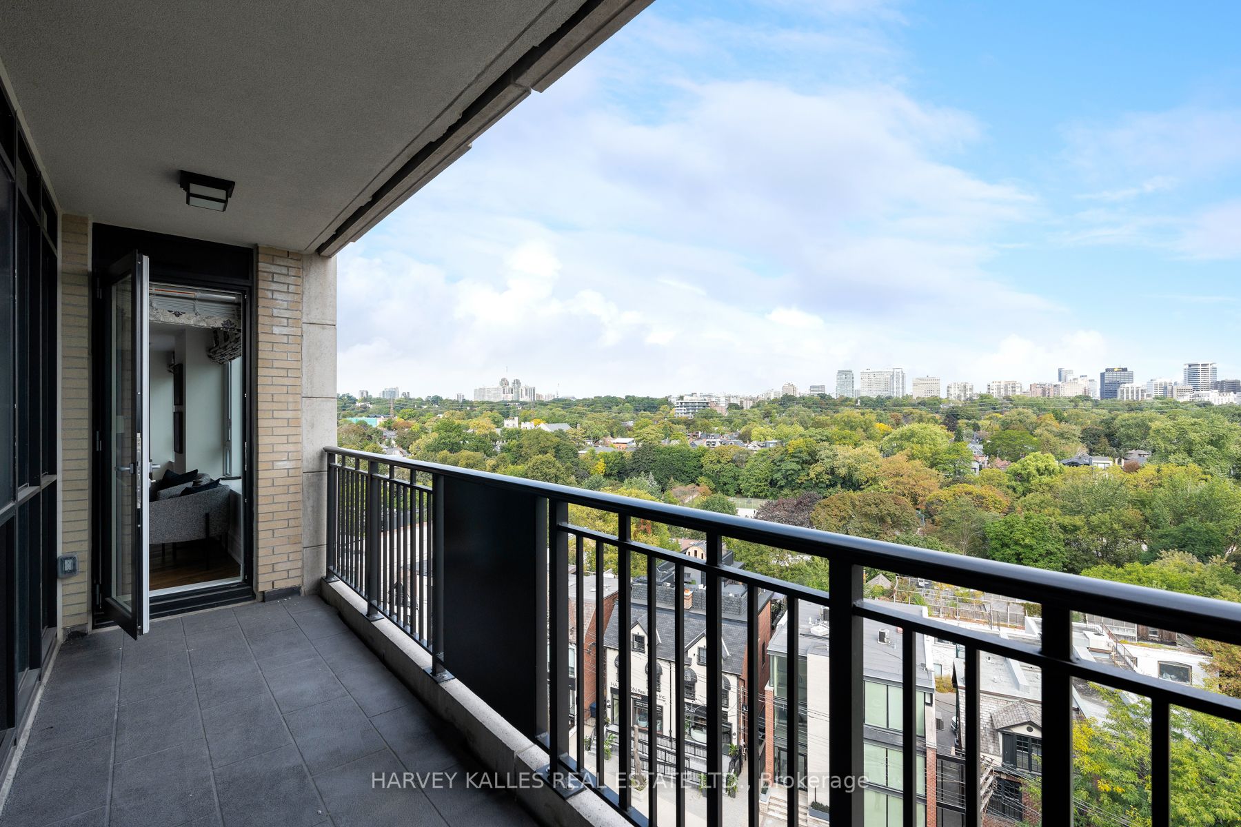 181 Davenport Rd, #702