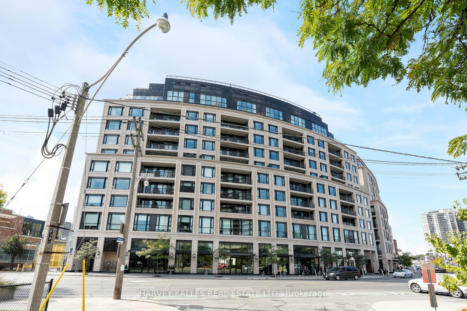 181 Davenport Rd, #702