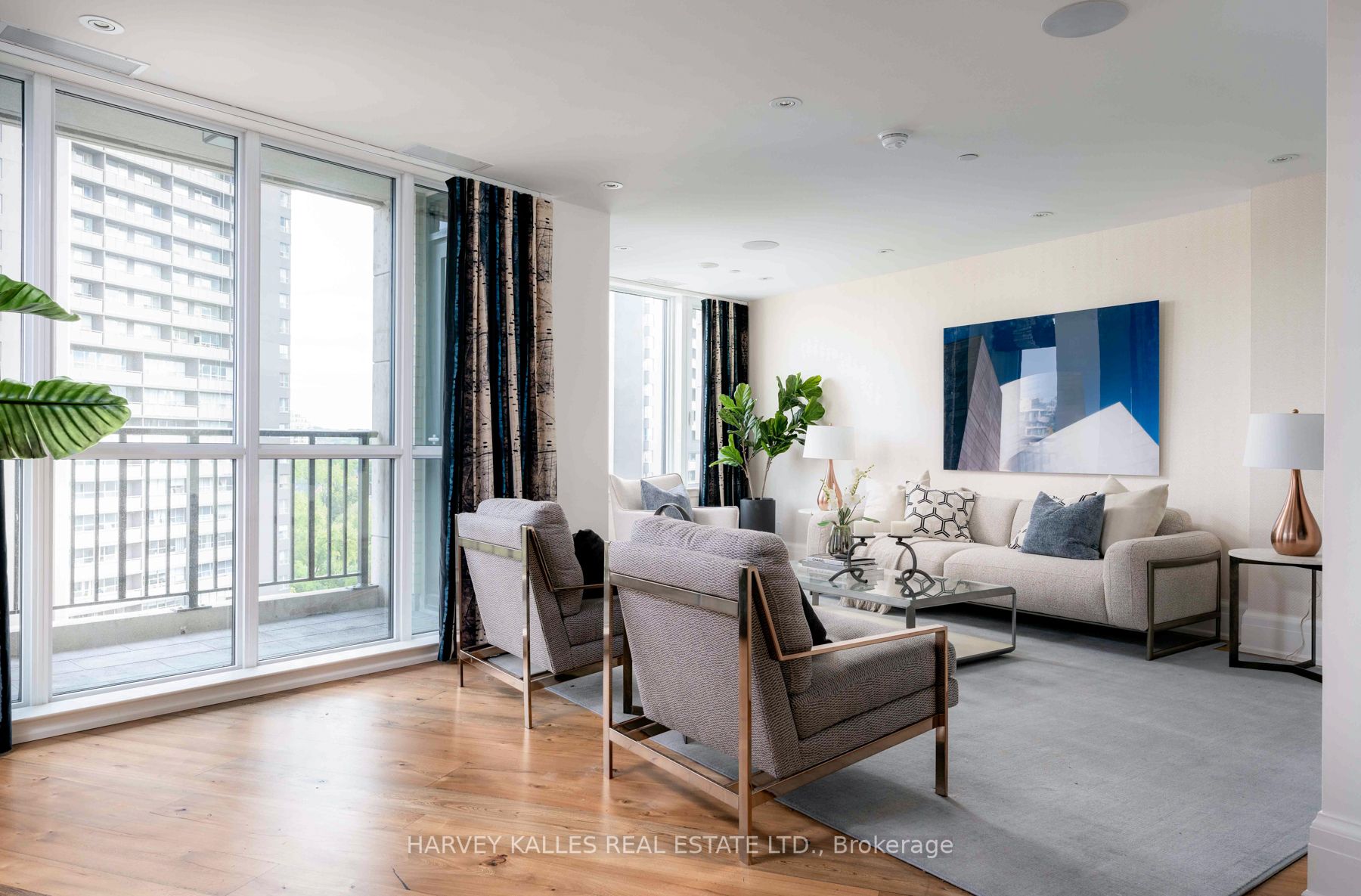 181 Davenport Rd, #702