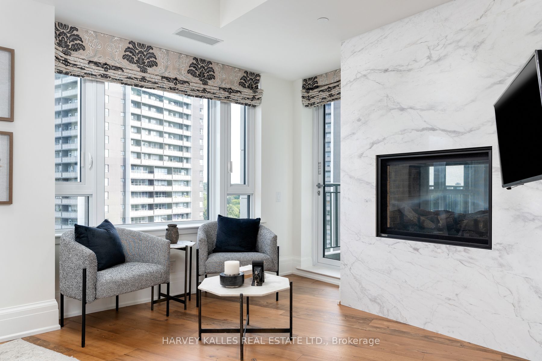 181 Davenport Rd, #702