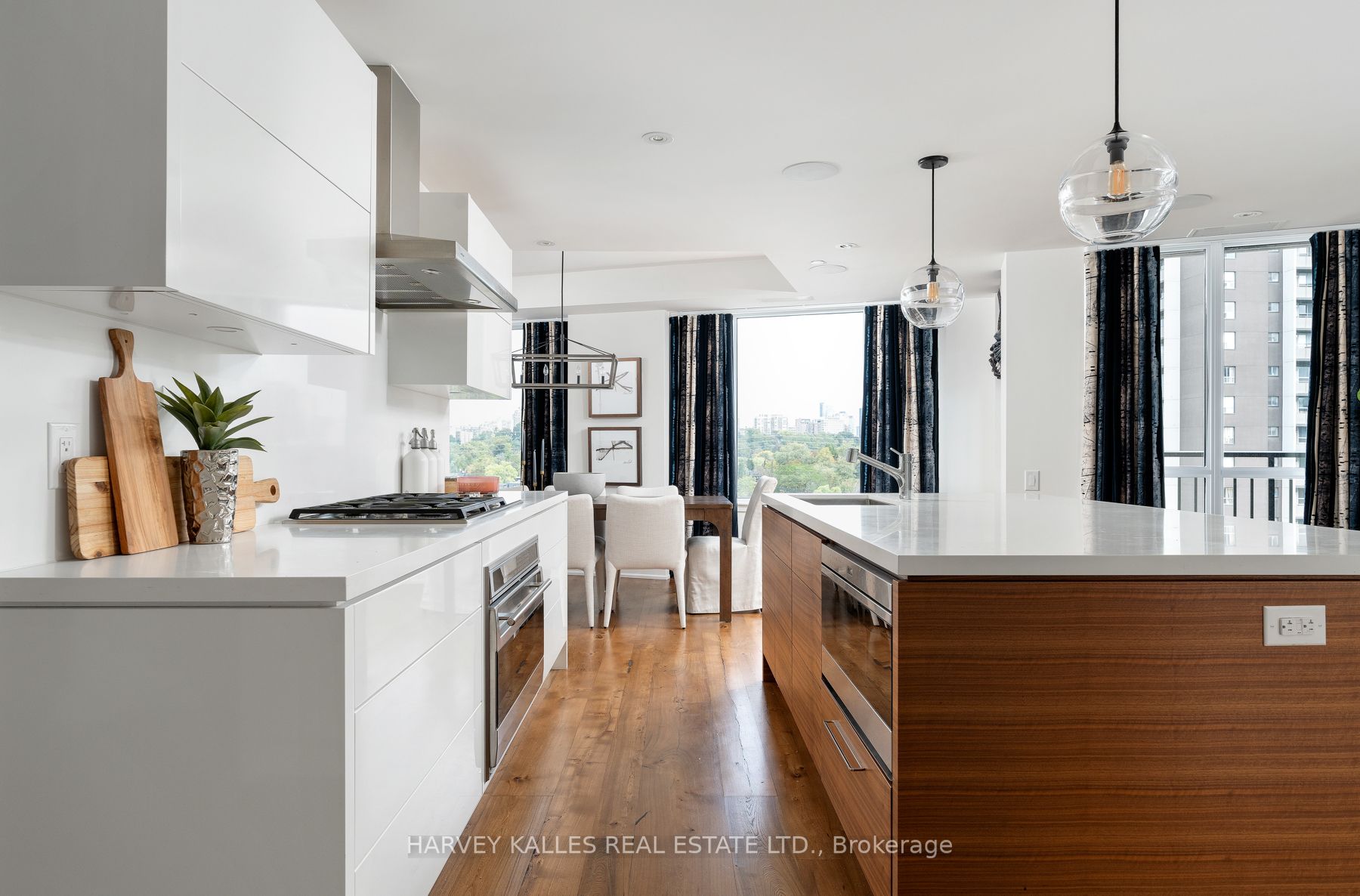 181 Davenport Rd, #702