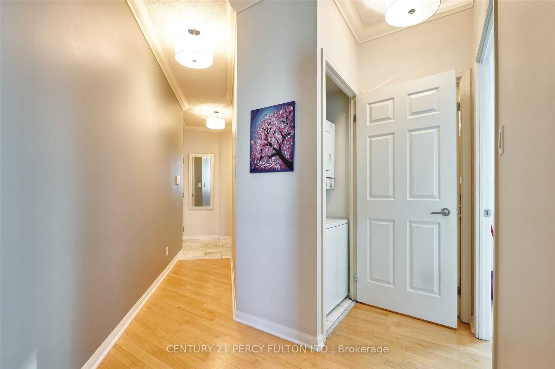 230 Queens Quay W, #1016
