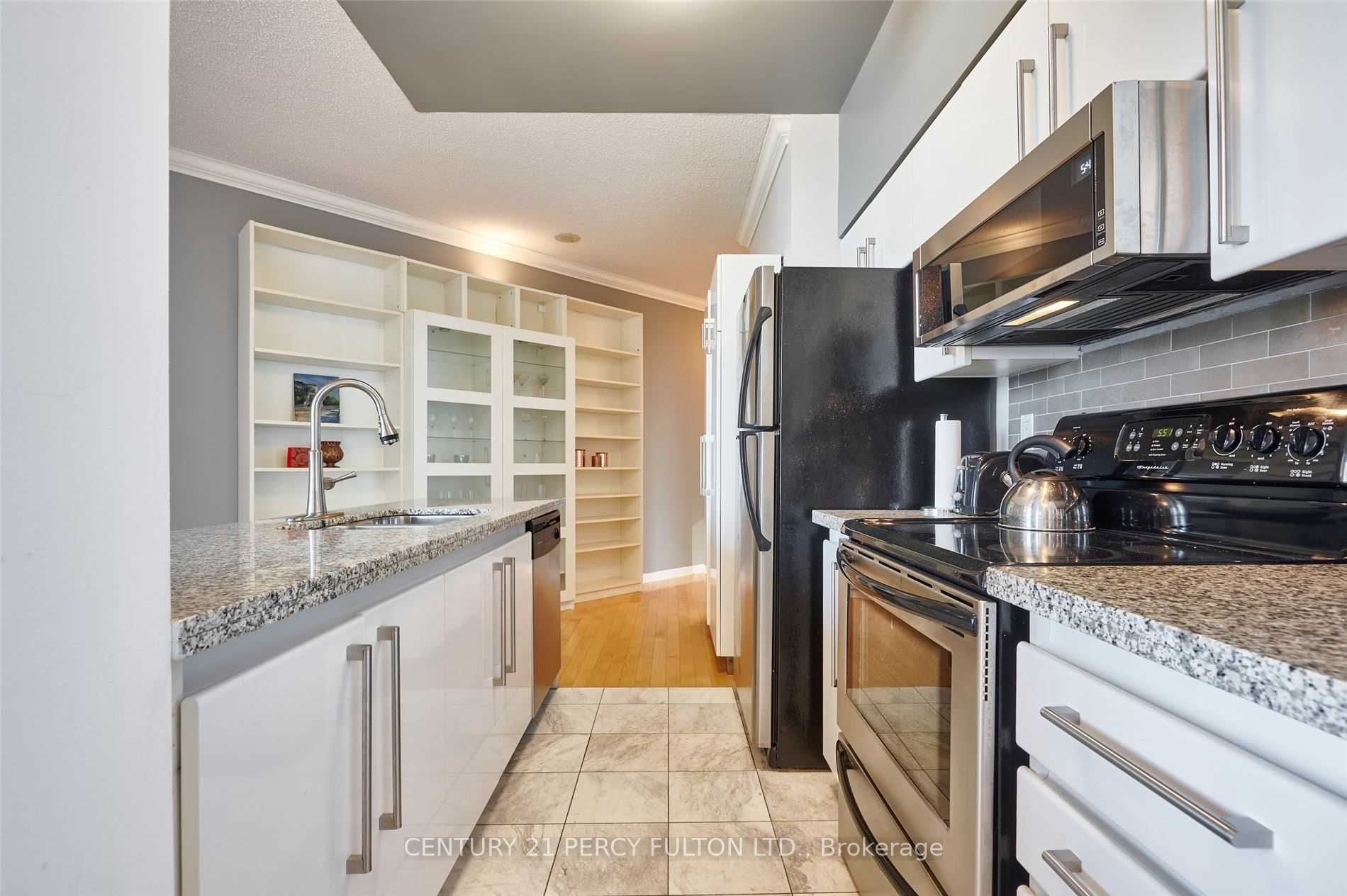 230 Queens Quay W, #1016