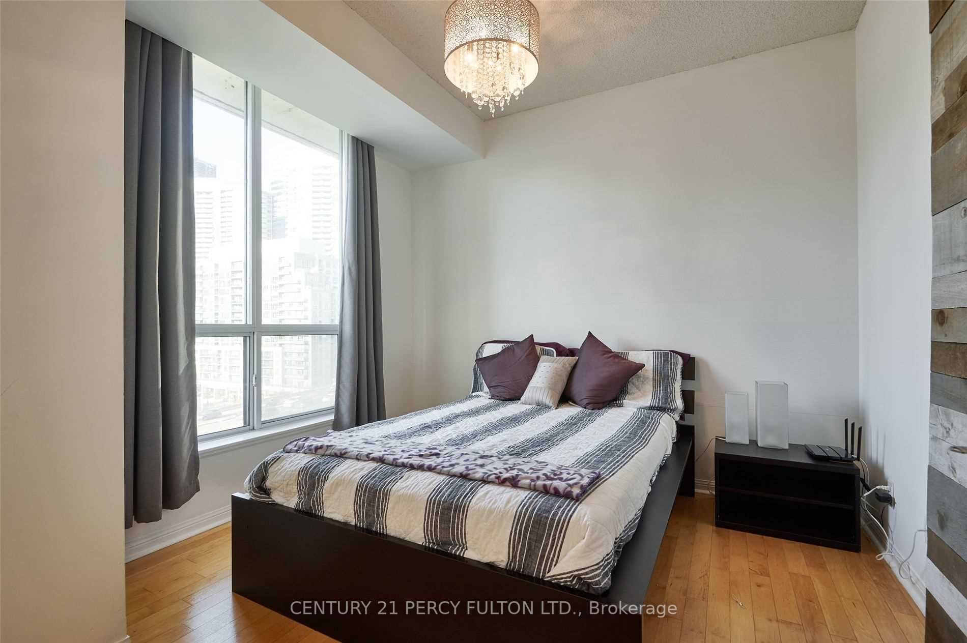 230 Queens Quay W, #1016