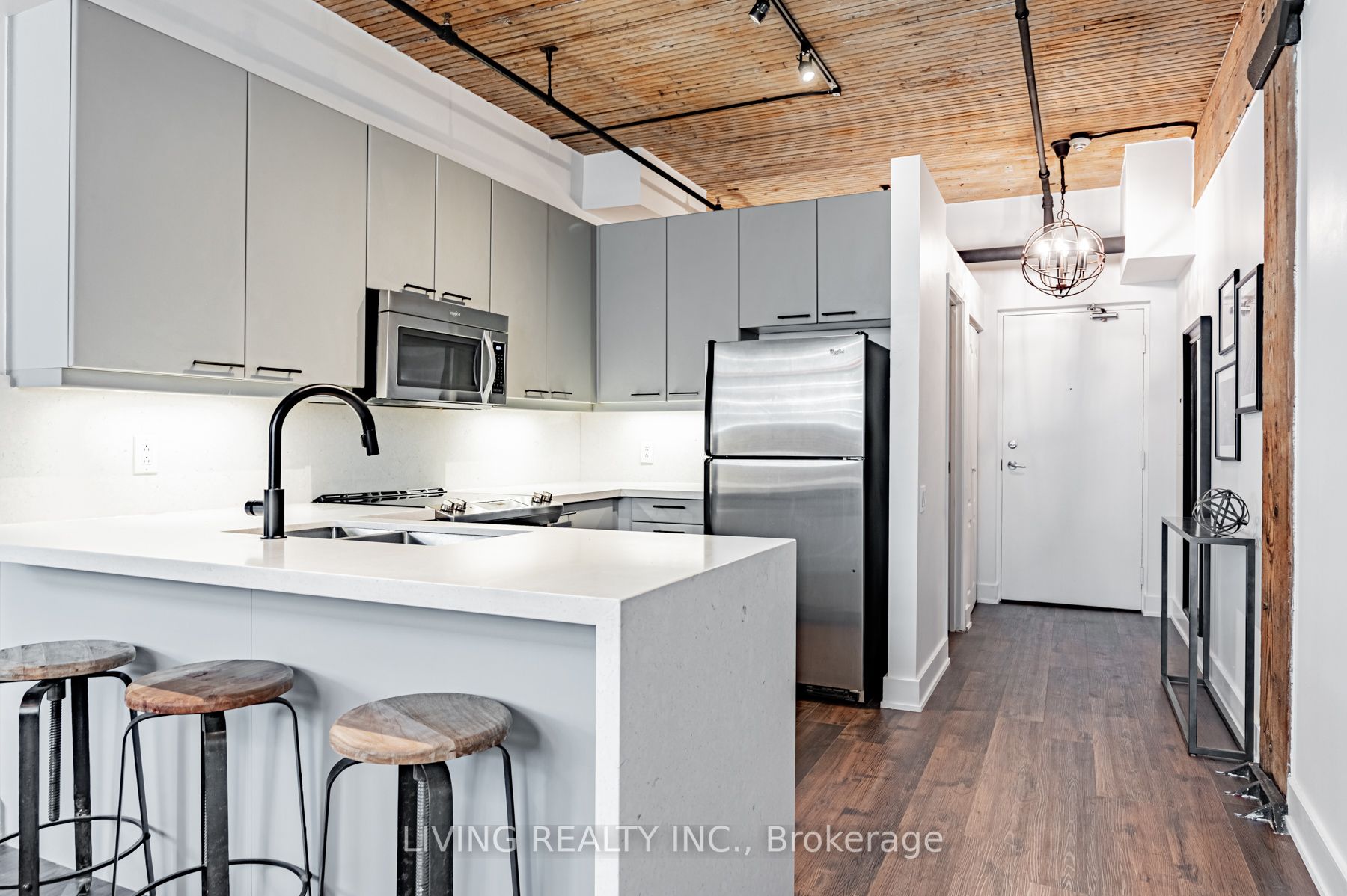 781 King St W, #102