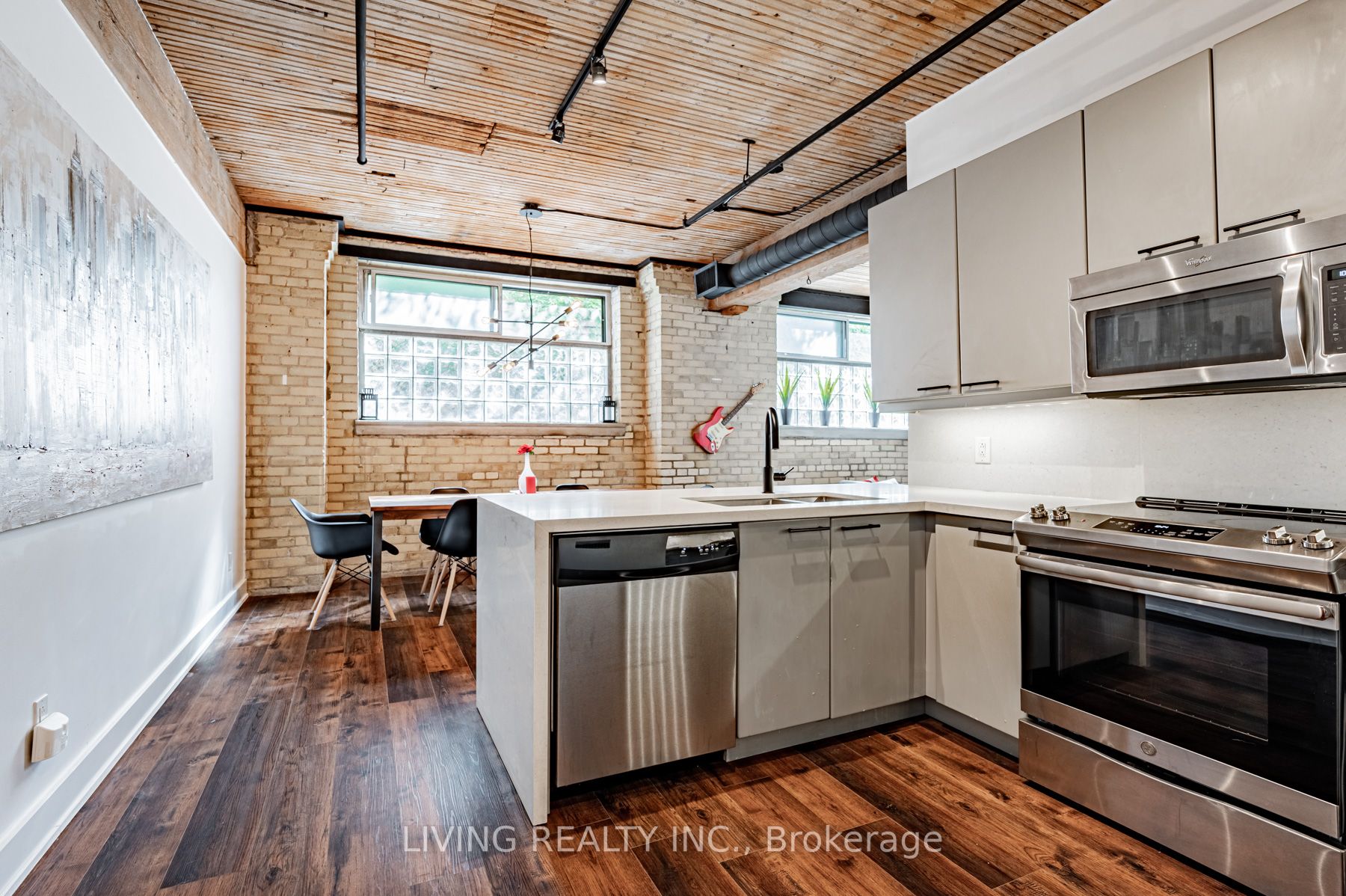 781 King St W, #102