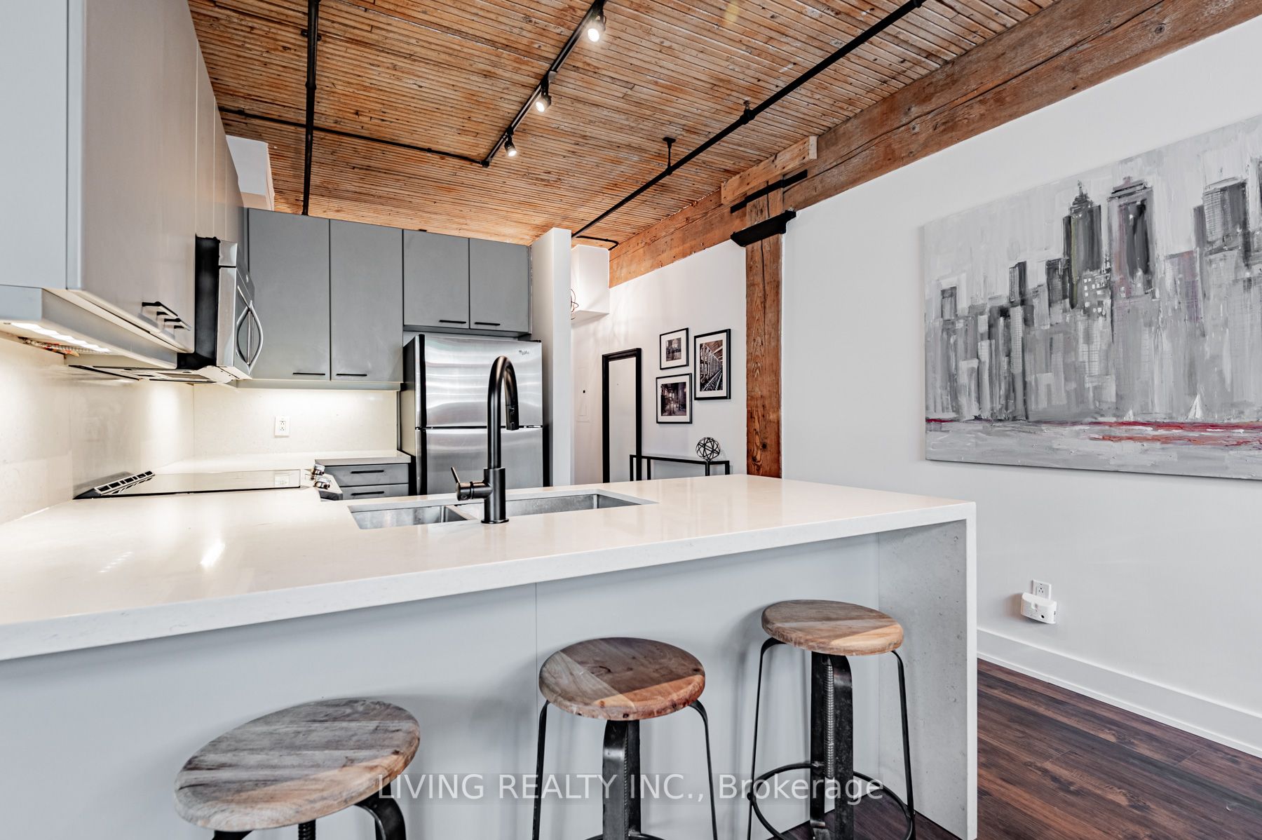 781 King St W, #102