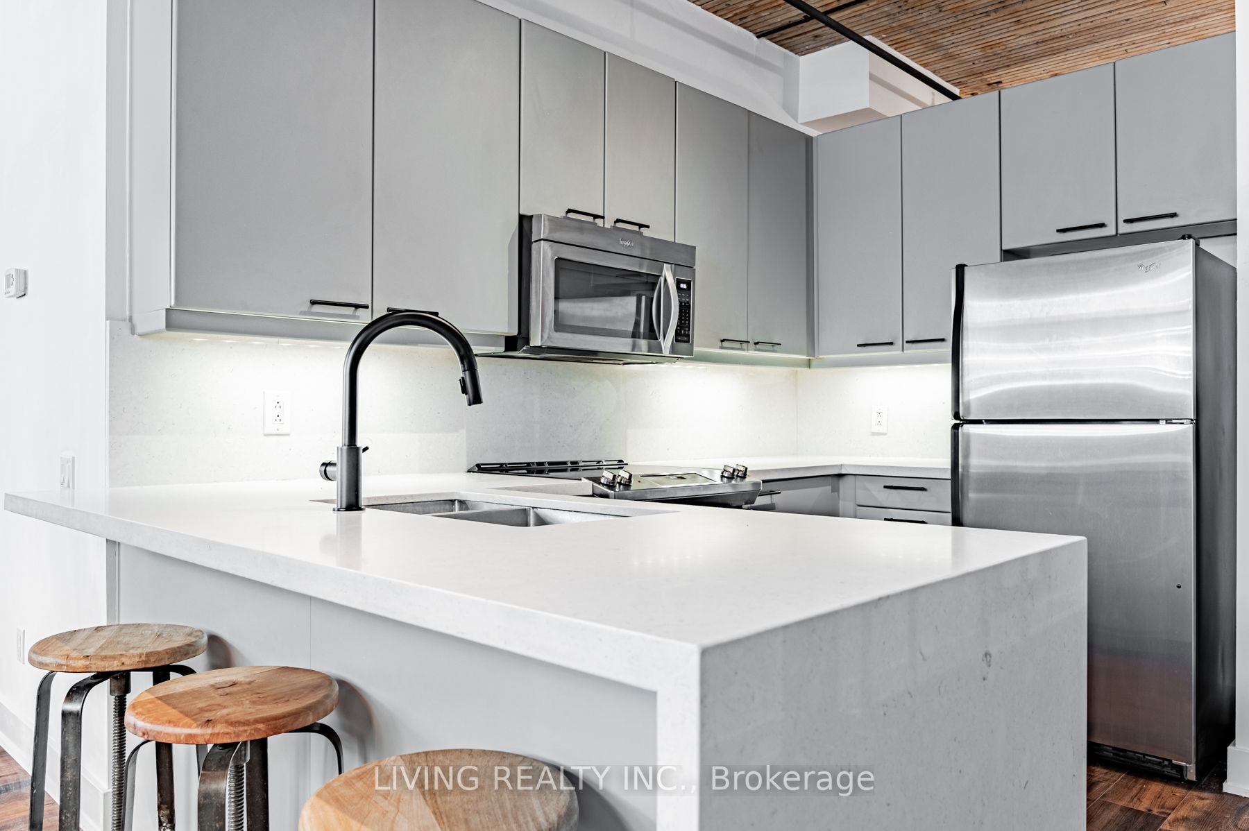 781 King St W, #102