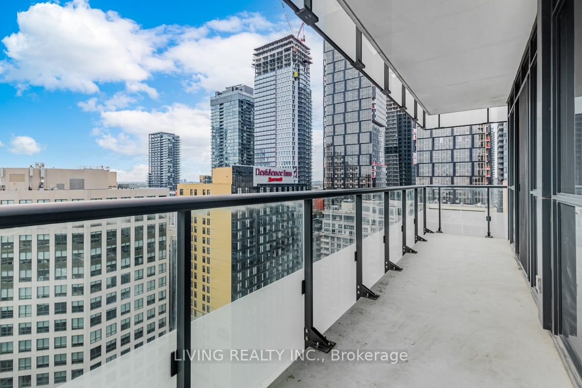 300 Front St W, #2104