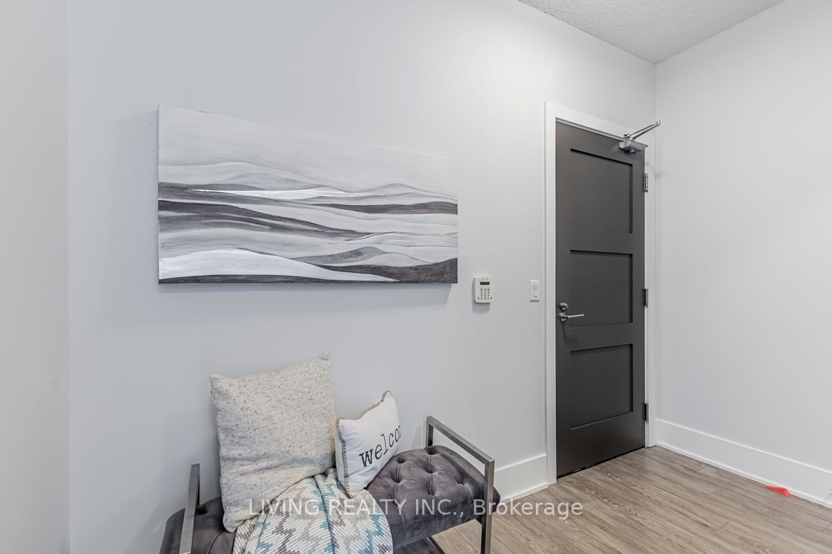 300 Front St W, #2104