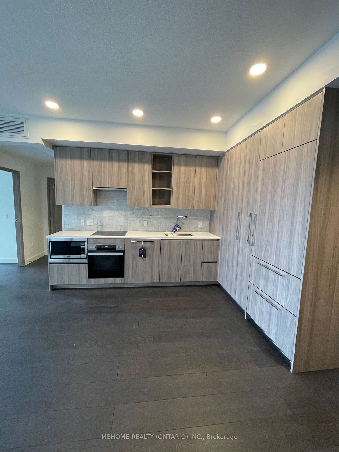 95 Mcmahon Dr, #3506