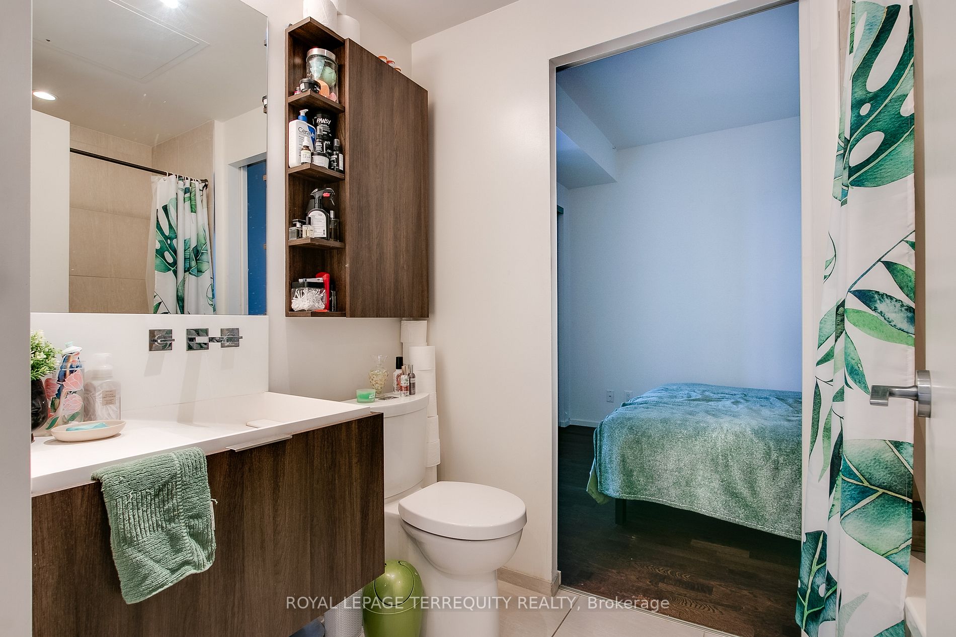 101 Charles St E, #3808