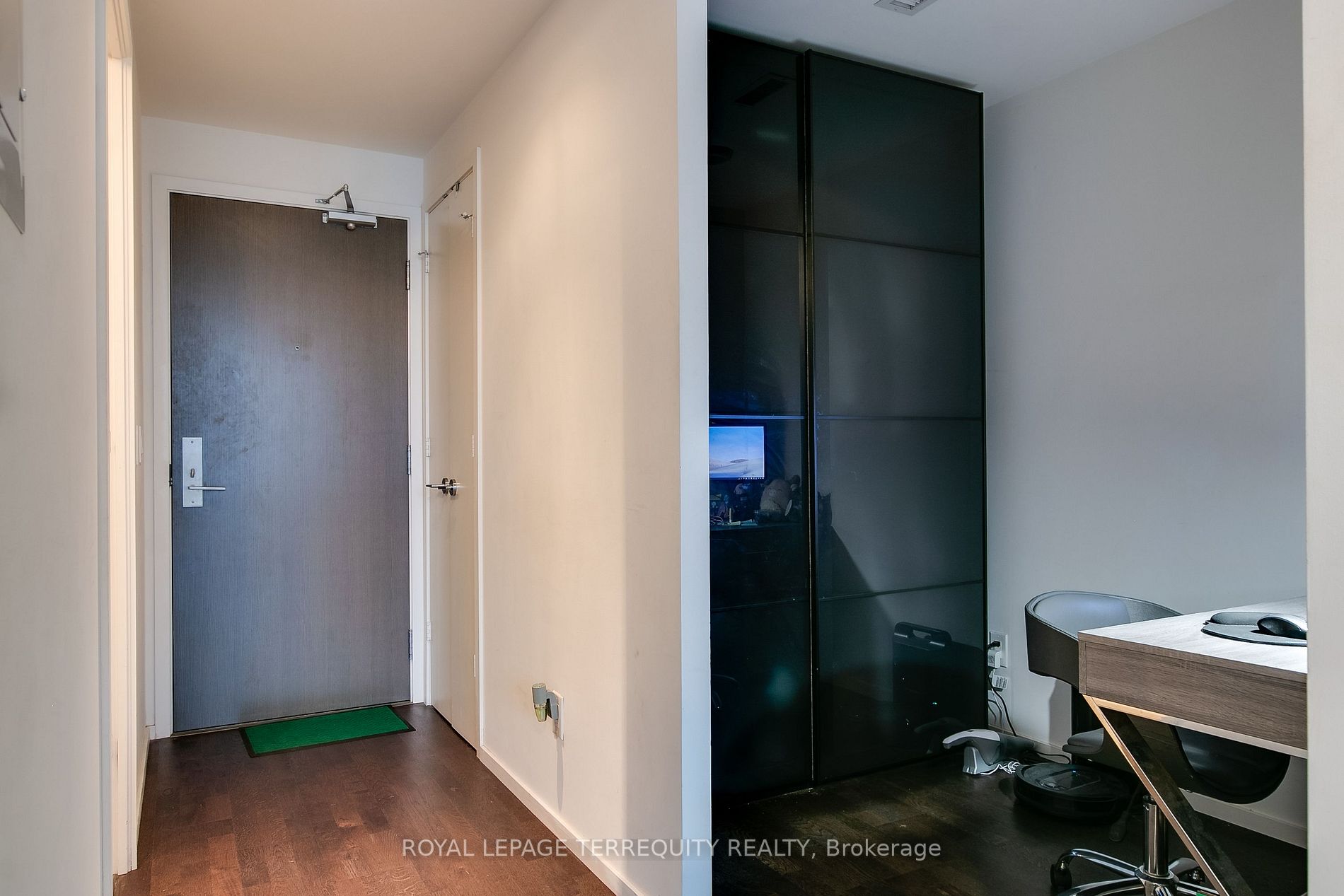 101 Charles St E, #3808