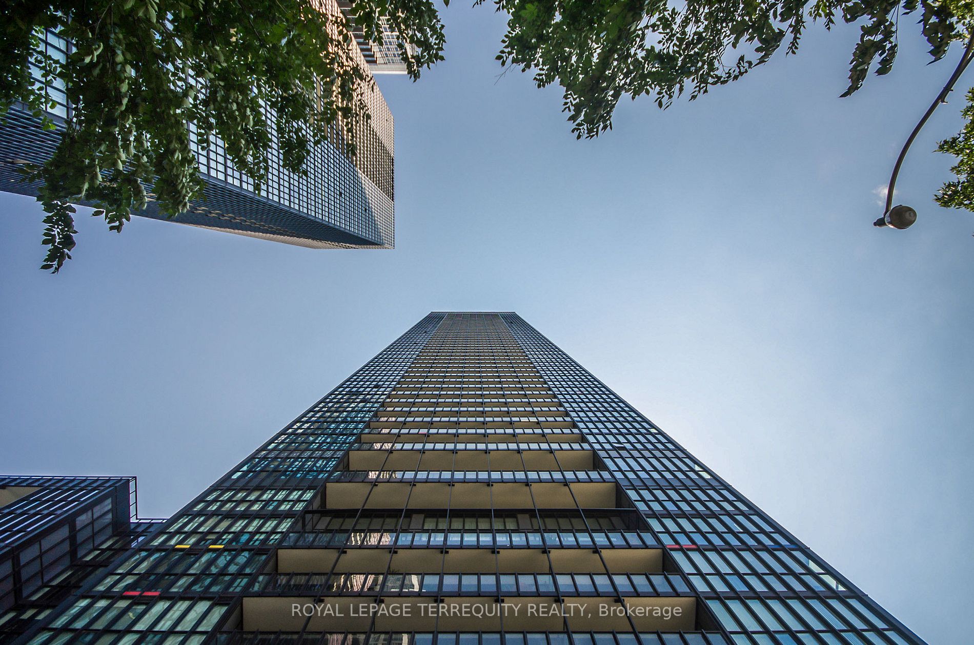 101 Charles St E, #3808